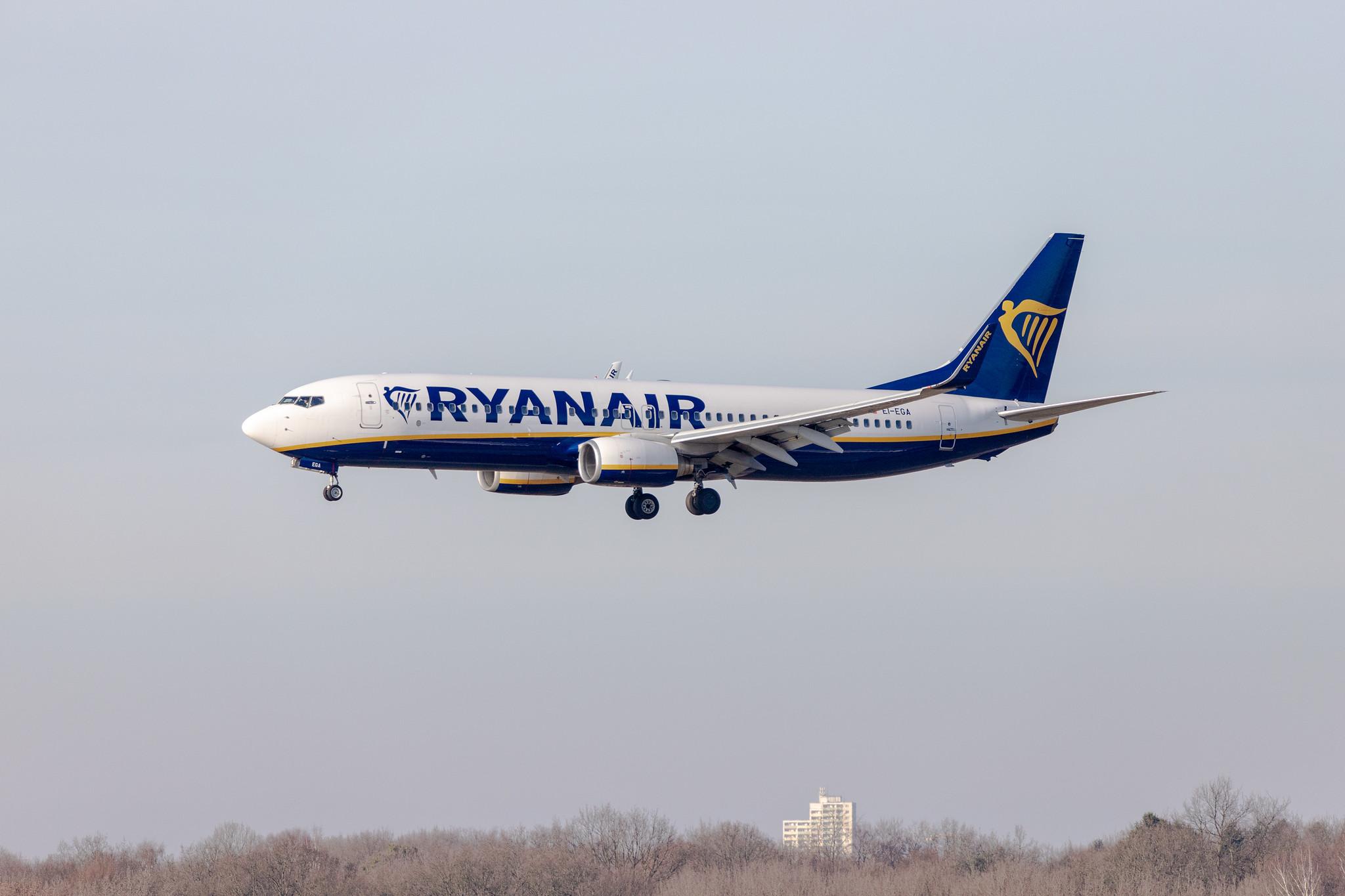 Hamburg Airport: Ryanair (FR / RYR) |  Boeing 737-8AS B738 | EI-EGA | MSN 38490