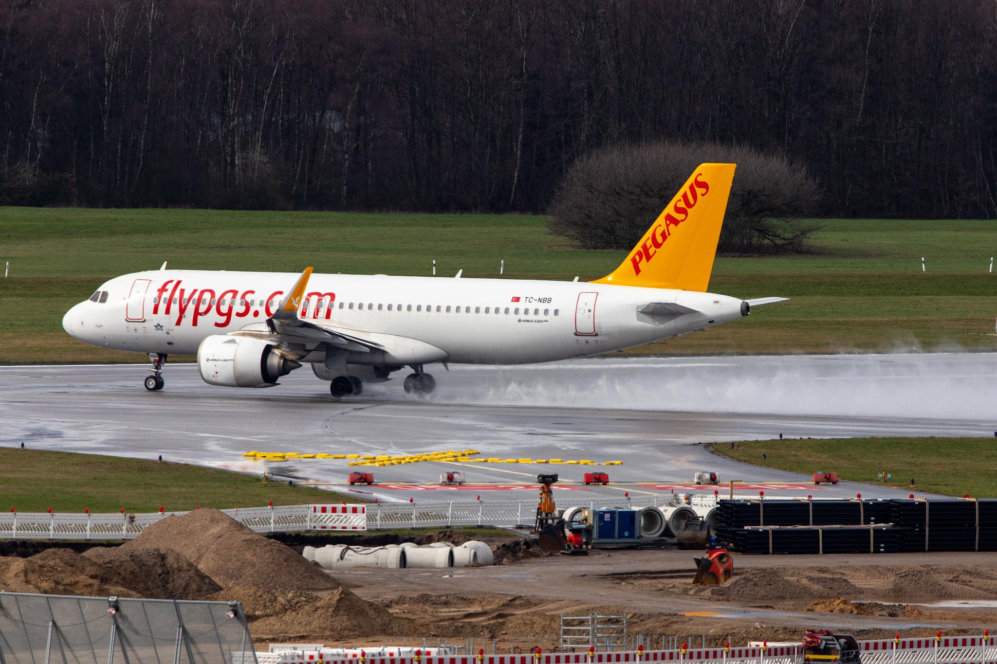 Hamburg Airport: Pegasus (PC / PGT) | Operator: Pegasus Airlines |  Airbus A320-251N A20N | TC-NBB | MSN 07147
