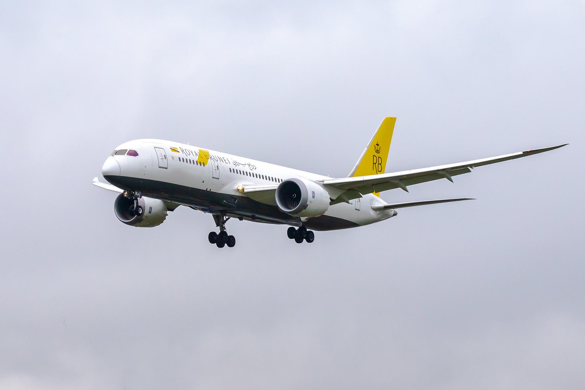 London Heathrow Airport: Royal Brunei Airlines (BI / RBA) |  Boeing 787-8 Dreamliner B788 | V8-DLA | MSN 34785