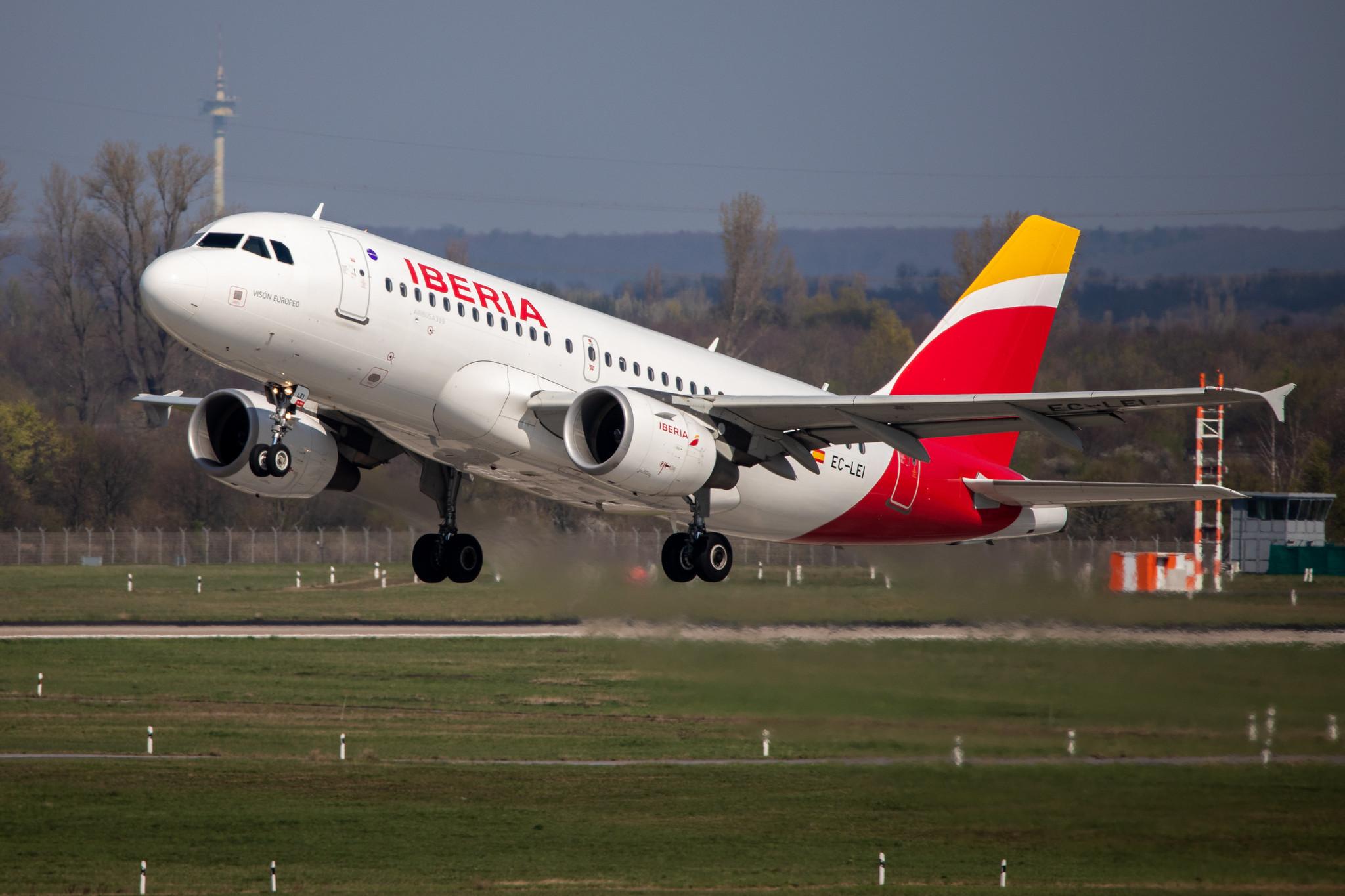 Düsseldorf Airport: Iberia (IB / IBE) |  Airbus A319-111 A319 | EC-LEI | MSN 3744
