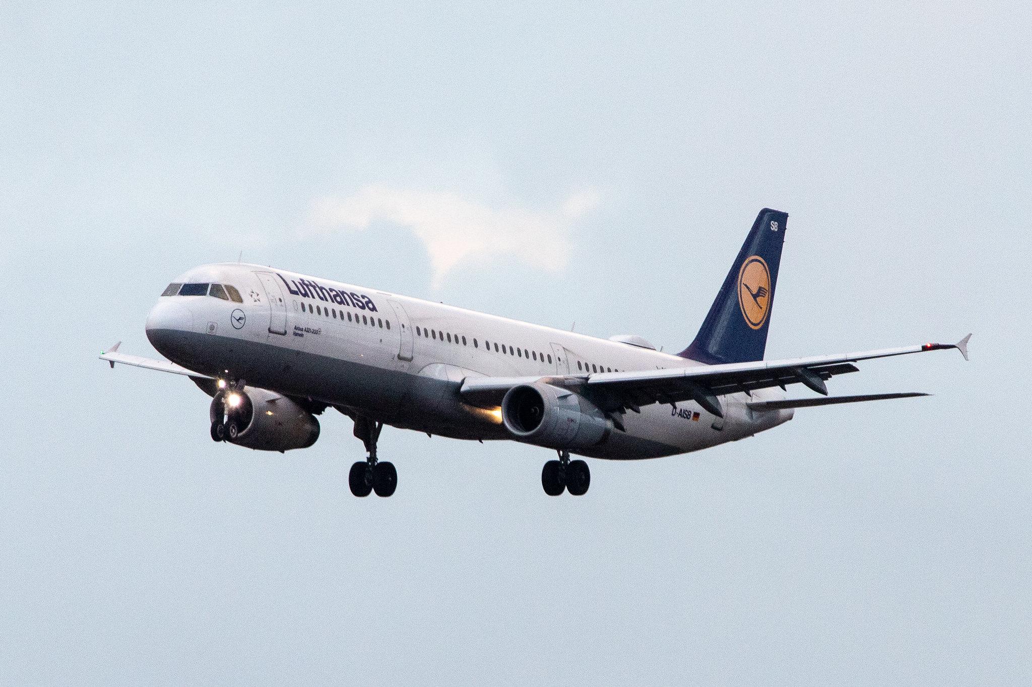 Hamburg Airport: Lufthansa (LH / DLH) |  Airbus A321-231 A321 | D-AISB | MSN 1080