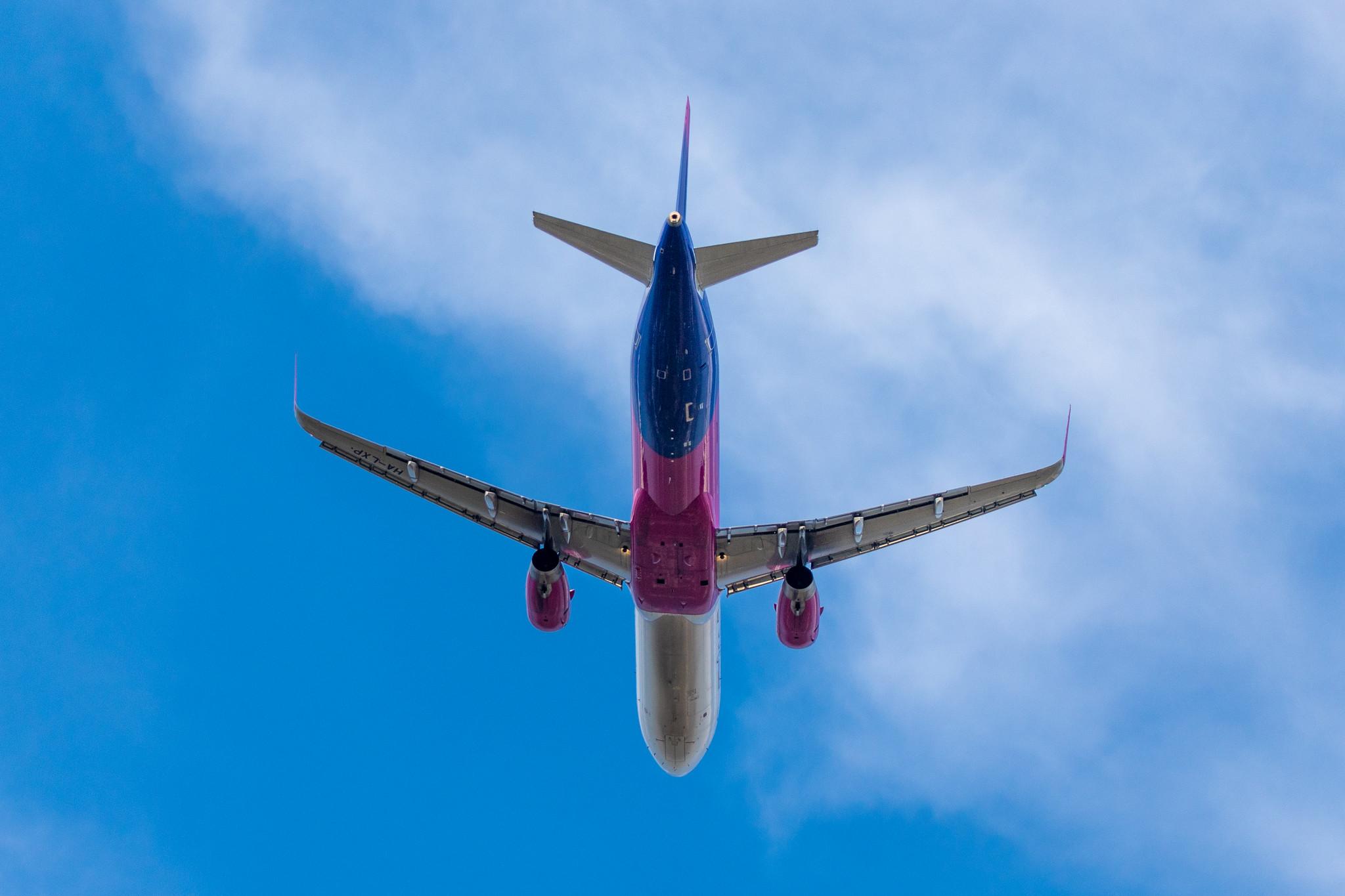 Hamburg Airport: Wizz Air (W6 / WZZ) |  Airbus A321-231 A321 | HA-LXP | MSN 7578