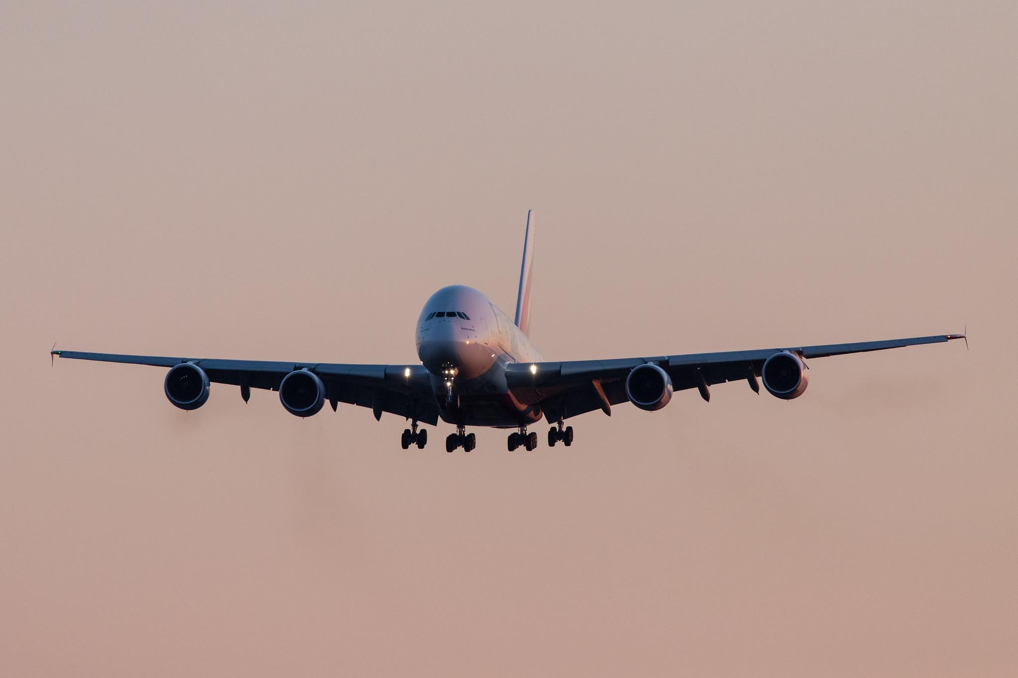 Hamburg Airport: Emirates (EK / UAE) |  Airbus A380-842 A388 | A6-EVF | MSN 252