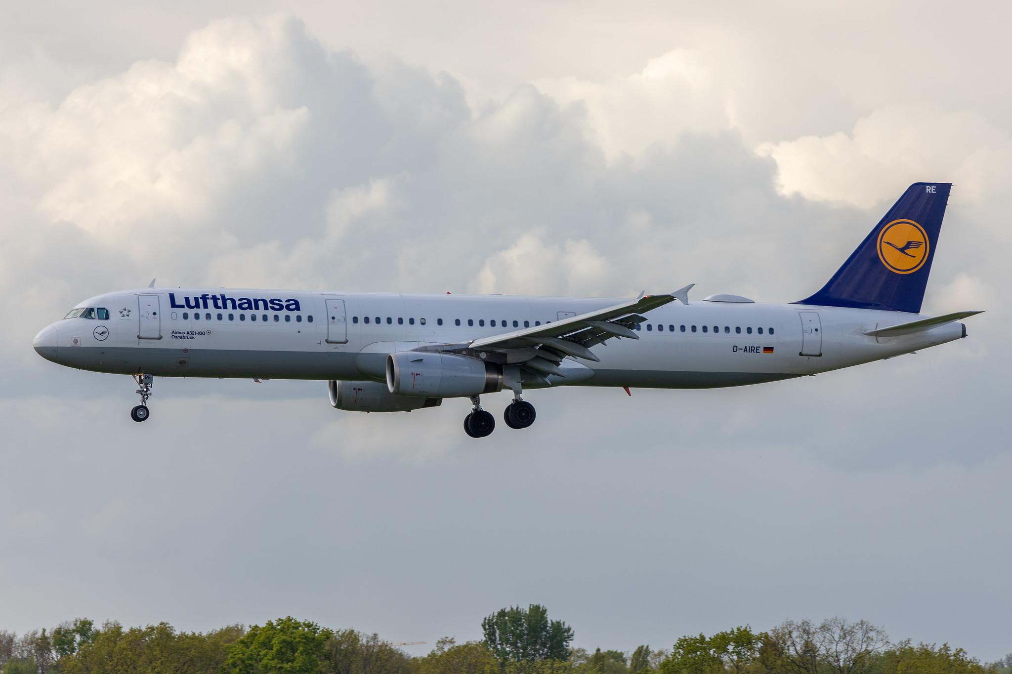 Hamburg Airport: Lufthansa (LH / DLH) |  Airbus A321-131 A321 | D-AIRE | MSN 0484