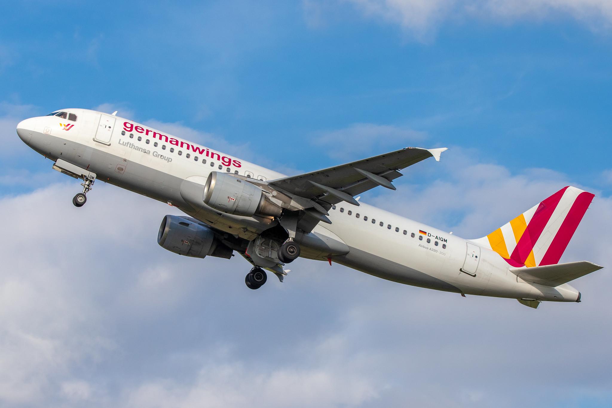 Hamburg Airport: Eurowings (EW / EWG) | Operator: Germanwings |  Airbus A320-211 A320 | D-AIQM | MSN 0268