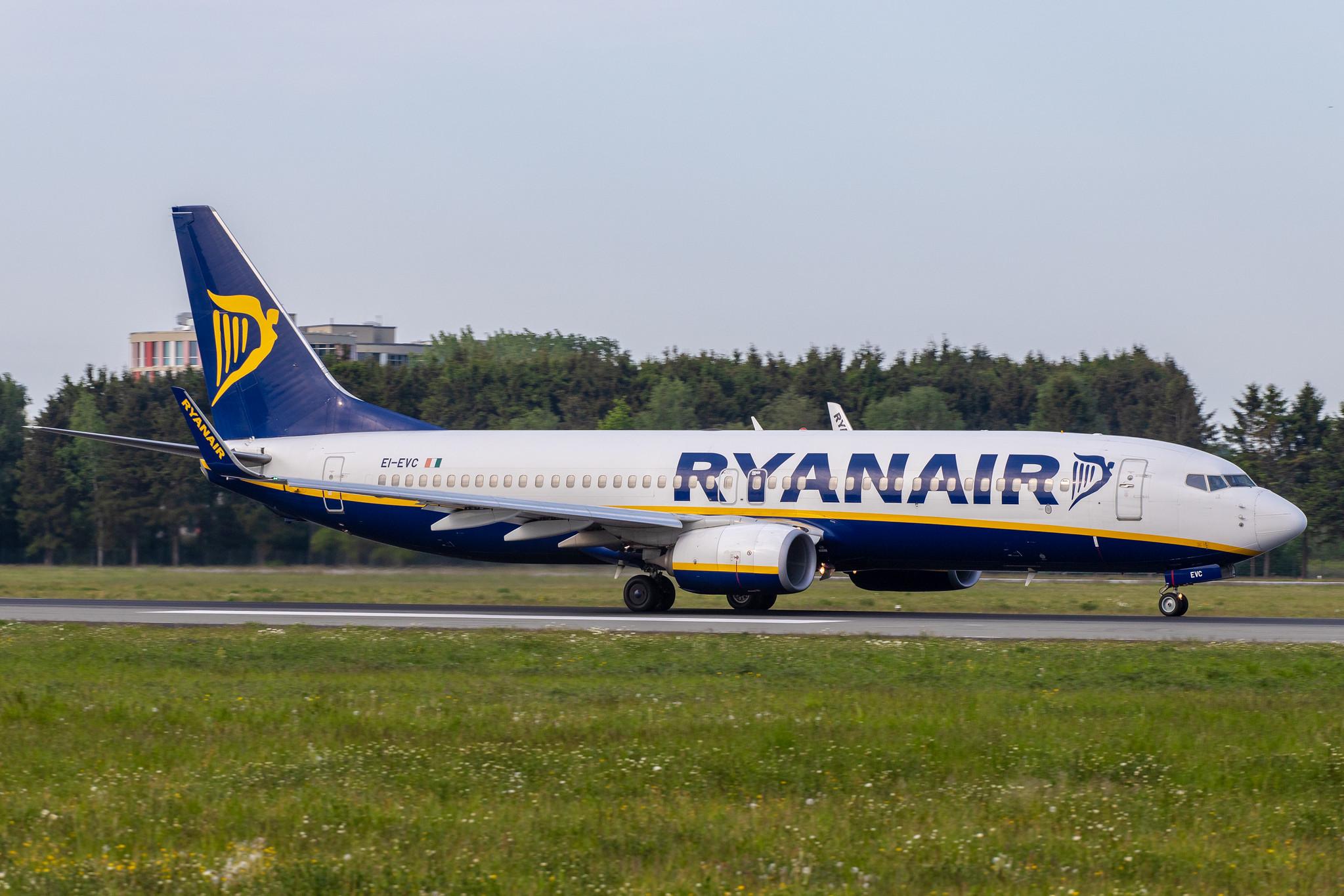 Hamburg Airport: Ryanair (FR / RYR) |  Boeing 737-8AS B738 | EI-EVC | MSN 40286