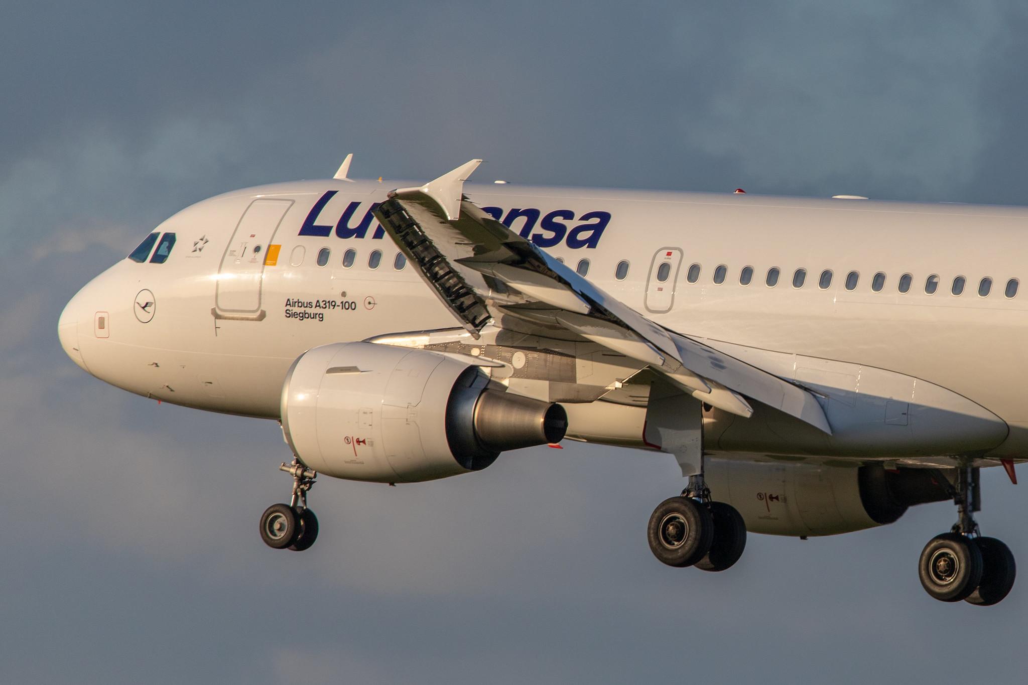 Hamburg Airport: Lufthansa (LH / DLH) |  Airbus A319-112 A319 | D-AIBC | MSN 4332