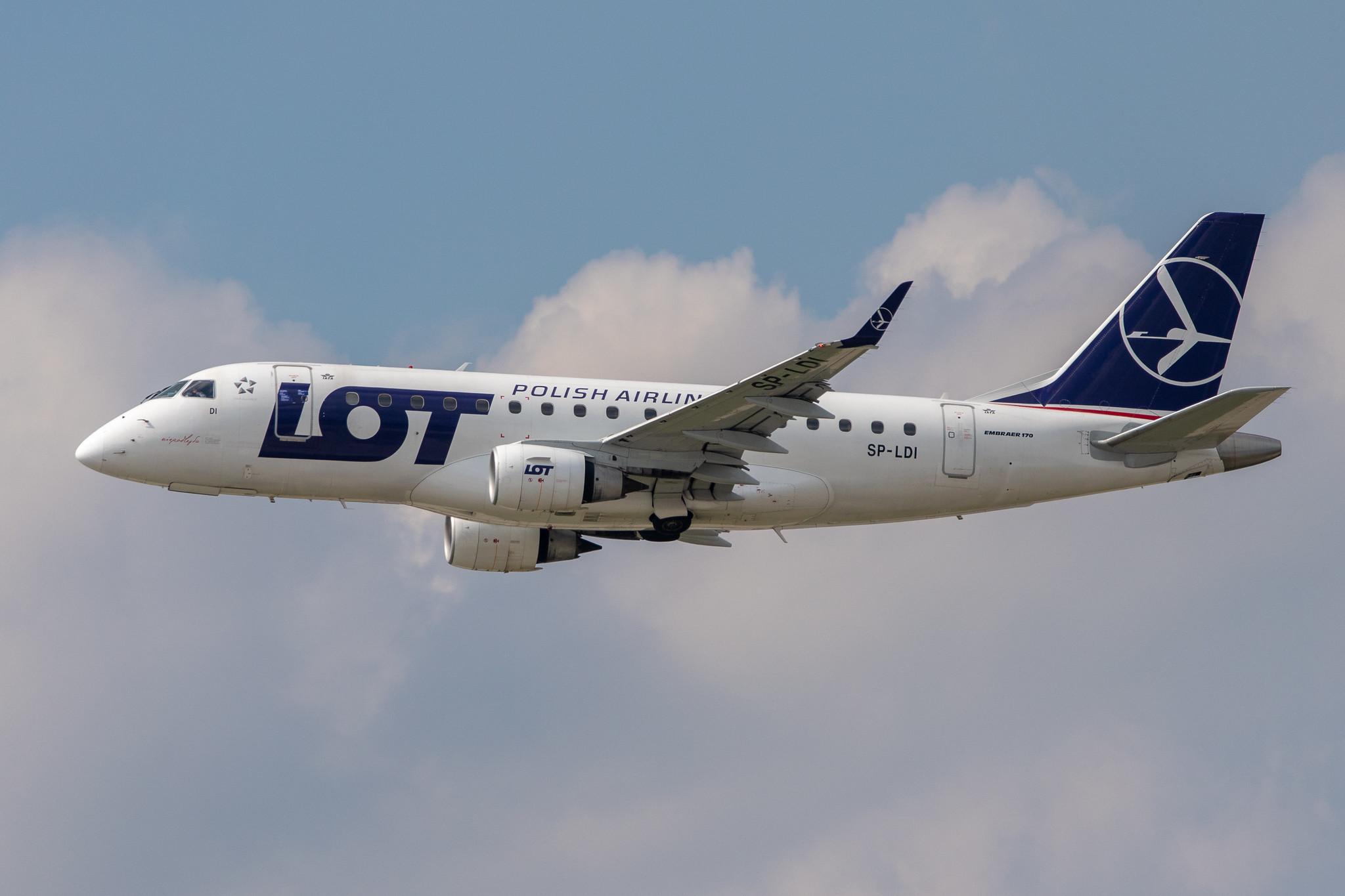 Hamburg Airport: LOT (LO / LOT) |  Embraer E170STD E170 | SP-LDI | MSN 17000073