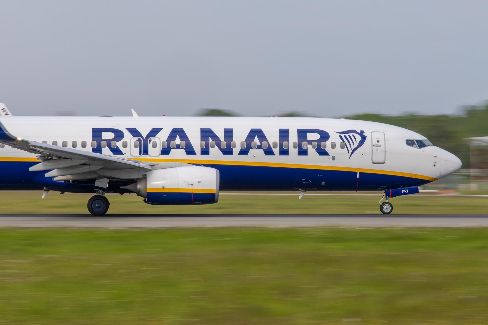 Hamburg Airport: Ryanair (FR / RYR) |  Boeing 737-8AS B738 | EI-FRI | MSN 44733