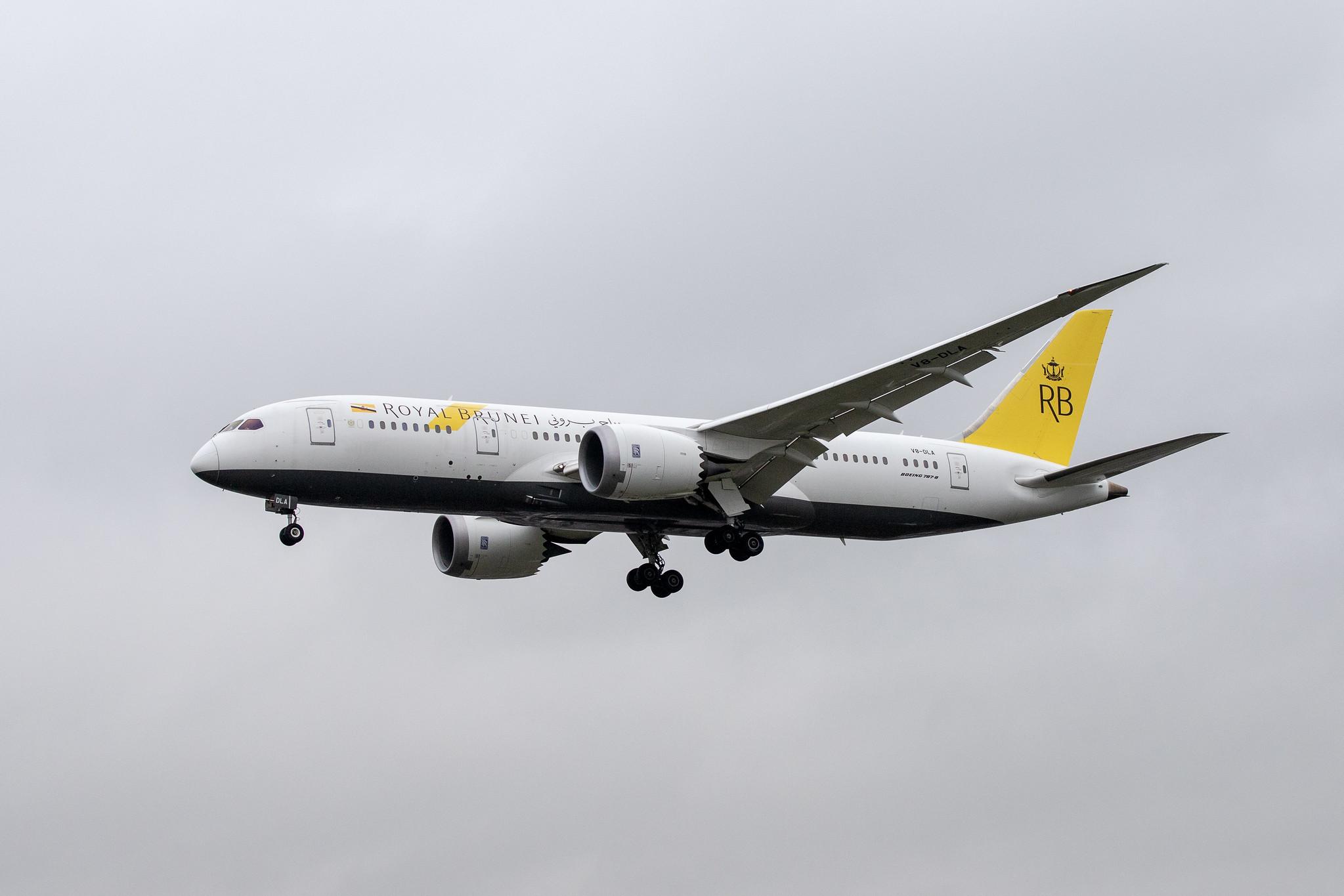 London Heathrow Airport: Royal Brunei Airlines (BI / RBA) |  Boeing 787-8 Dreamliner B788 | V8-DLA | MSN 34785