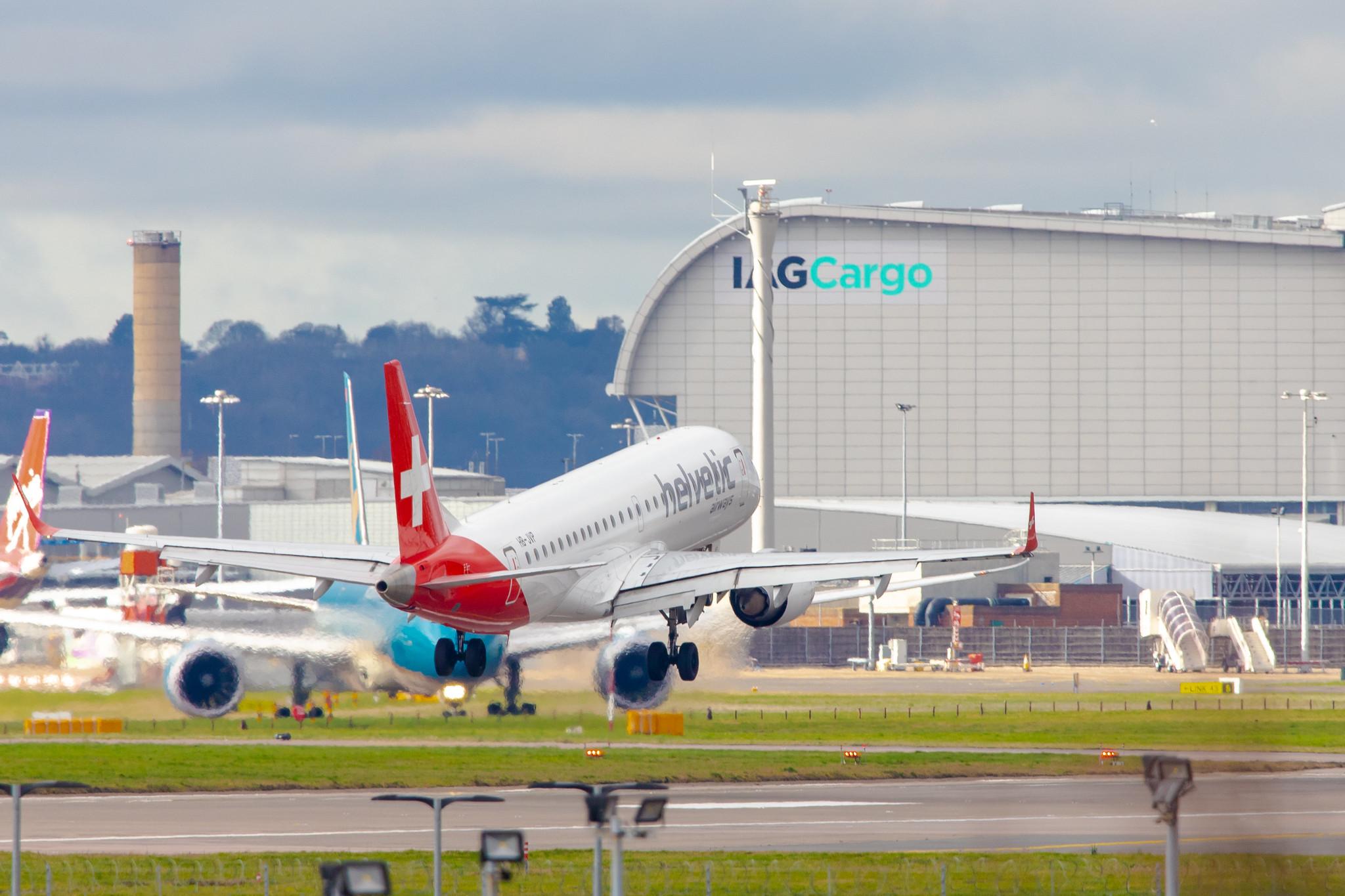 London Heathrow Airport: Helvetic Airways (2L / OAW) |  Embraer E190LR E190 | HB-JVP | MSN 19000387