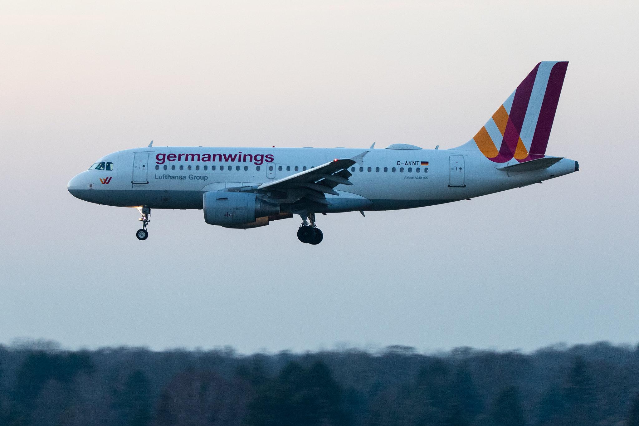 Hamburg Airport: Eurowings (EW / EWG) | Operator: Germanwings |  Airbus A319-112 A319 | D-AKNT | MSN 2607