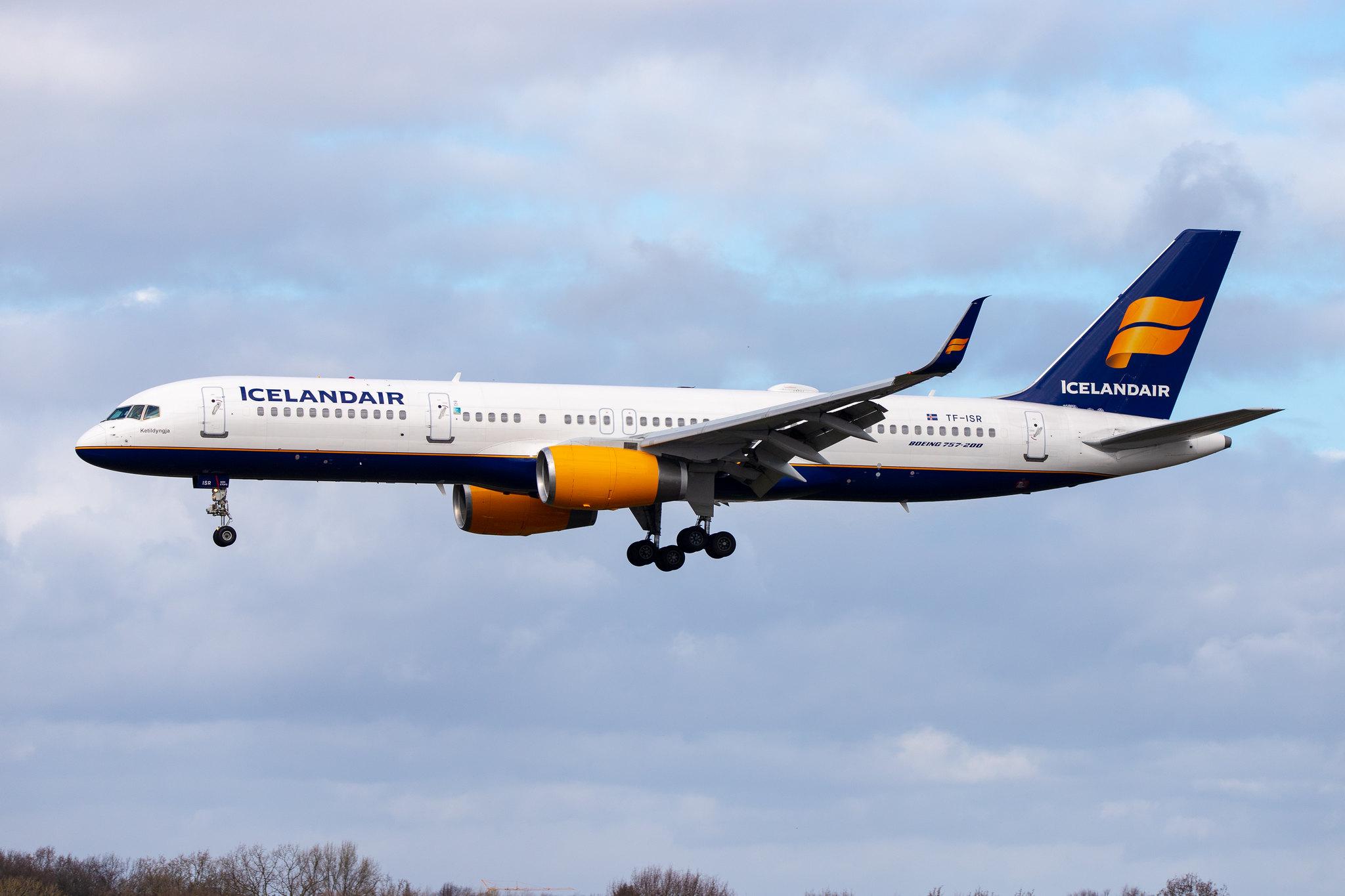 Hamburg Airport: Icelandair (FI / ICE) |  Boeing 757-256 B752 | TF-ISR | MSN 26248