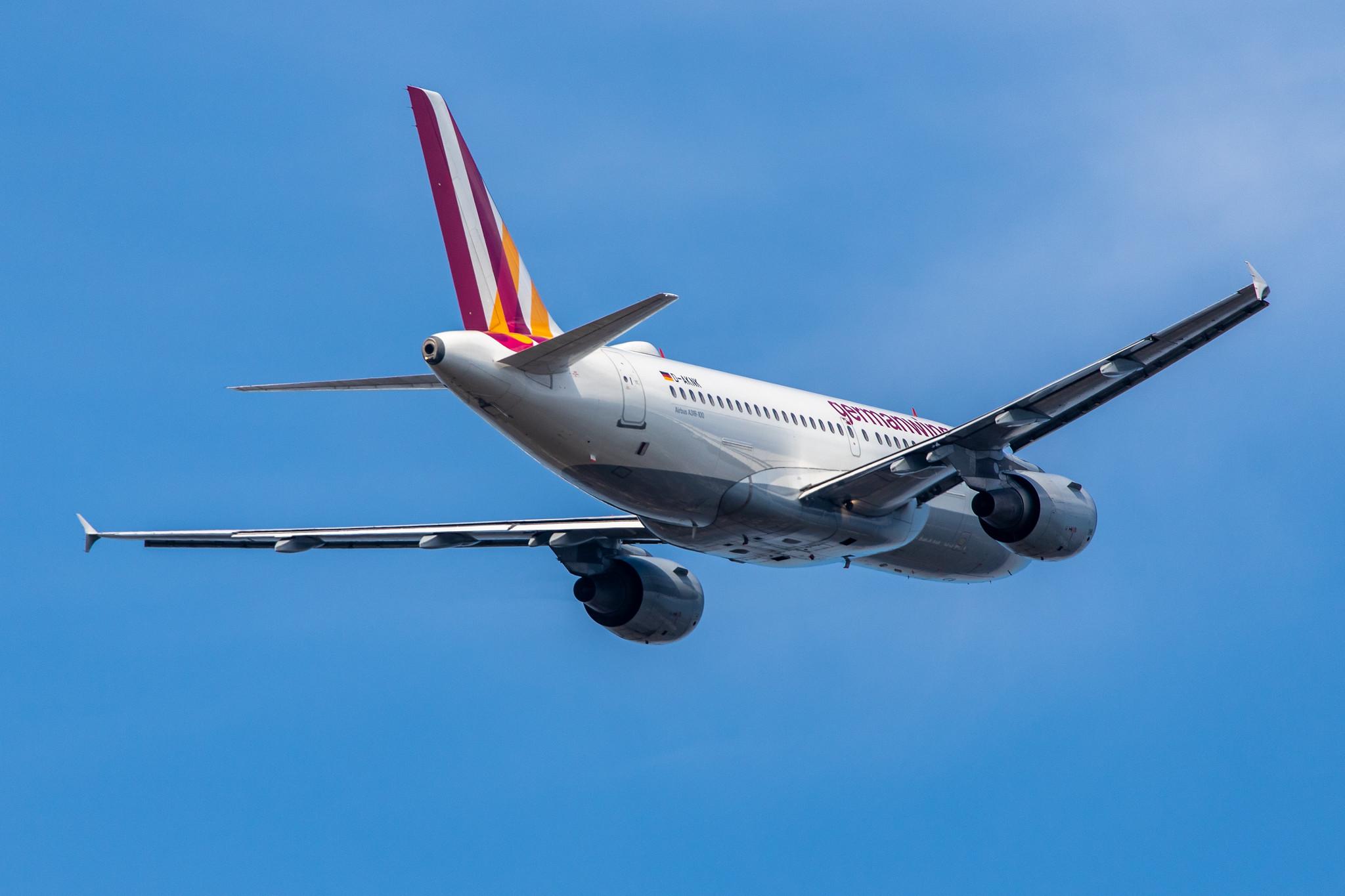 Hamburg Airport: Eurowings (EW / EWG) | Operator: Germanwings |  Airbus A319-112 A319 | D-AKNK | MSN 1077