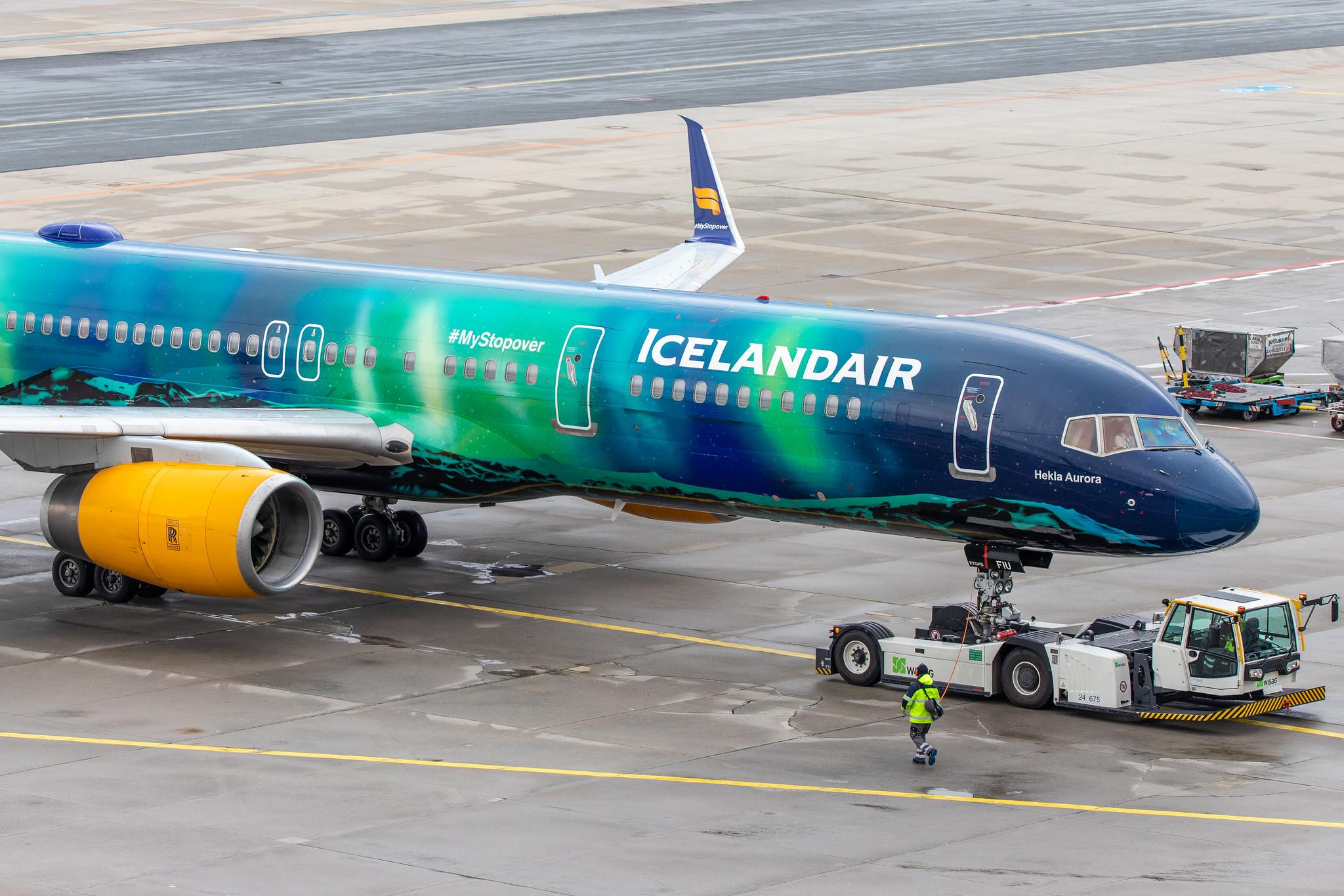 Frankfurt Airport: Icelandair (FI / ICE) |  Livery: Aurora Borealis Livery |  Boeing 757-256 B752 | TF-FIU | MSN 26243