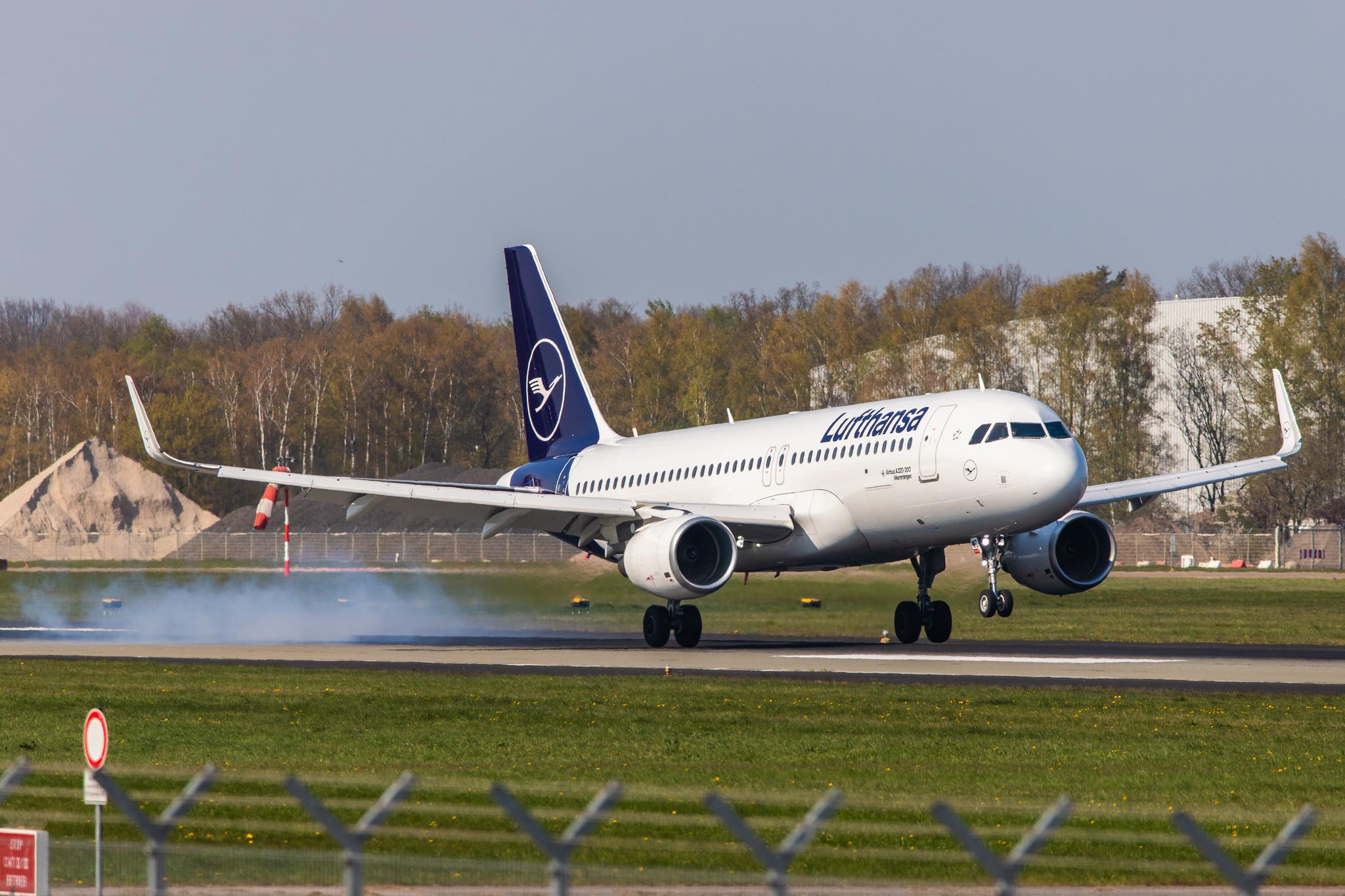Hamburg Airport: Lufthansa (LH / DLH) |  Airbus A320-214 A320 | D-AIWC | MSN 8667