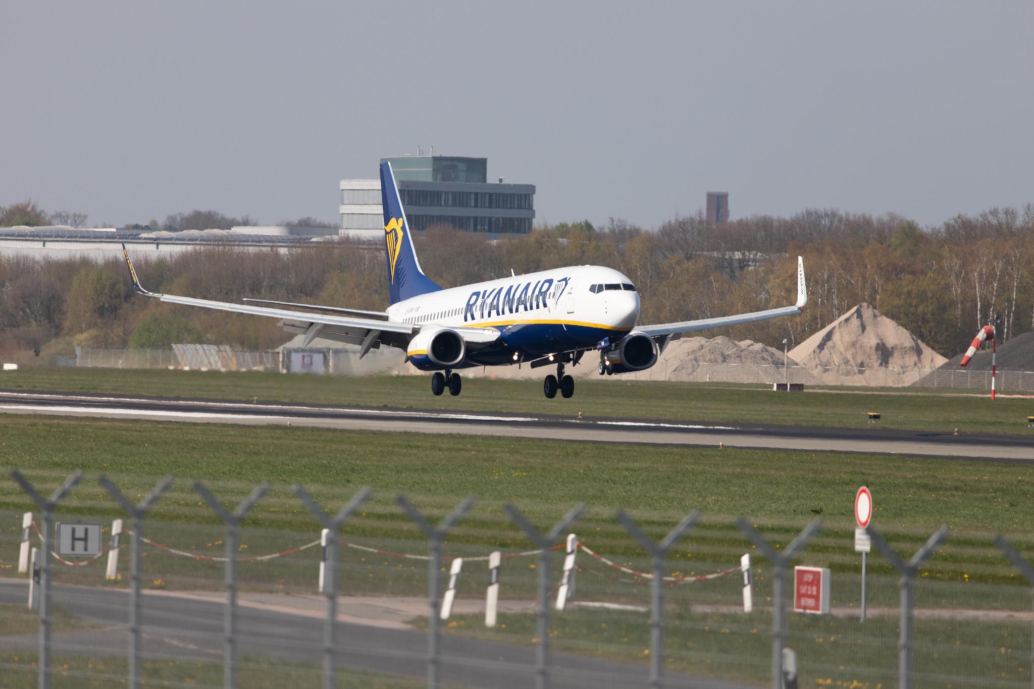Hamburg Airport: Ryanair (FR / RYR) |  Boeing 737-8AS B738 | EI-EMO | MSN 40283
