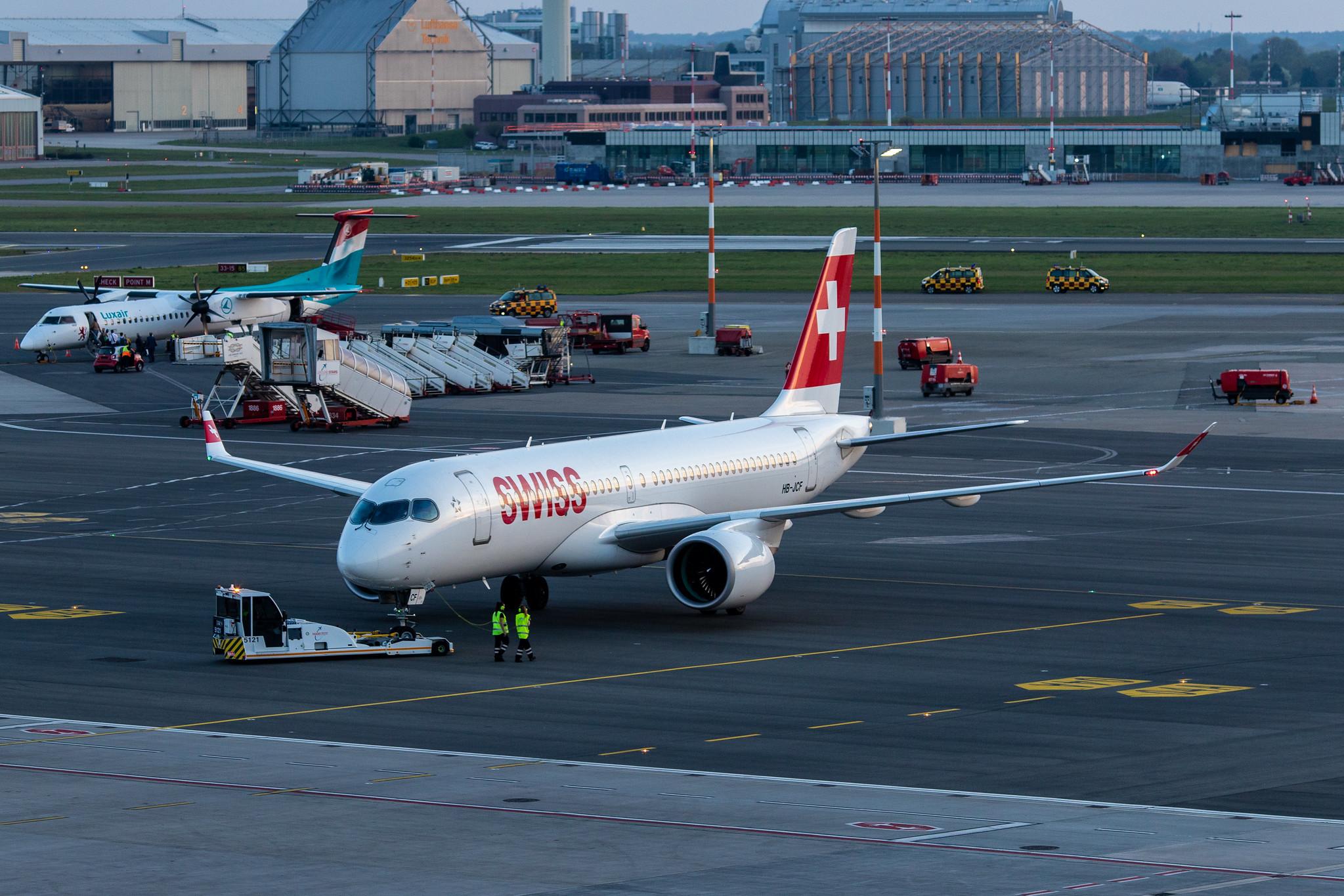 Hamburg Airport: Swiss (LX / SWR) |  Airbus A220-300 BCS3 | HB-JCF | MSN 55015