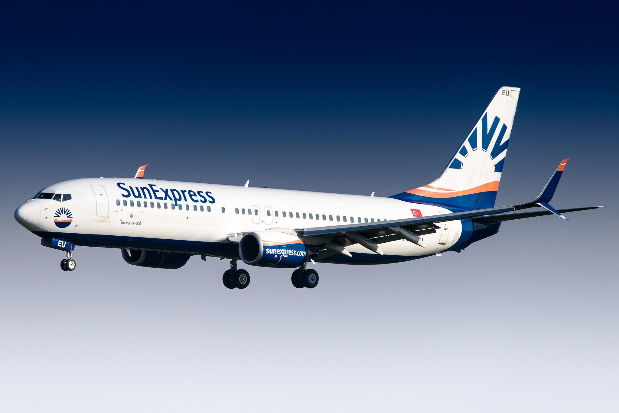 Hamburg Airport: SunExpress (XQ / SXS) |  Boeing 737-8HC B738 | TC-SEU | MSN 61181