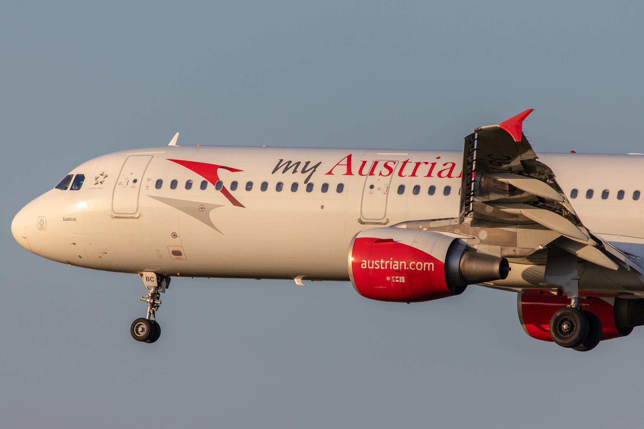 Hamburg Airport: Austrian Airlines (OS / AUA) |  Airbus A321-111 A321 | OE-LBC | MSN 0581