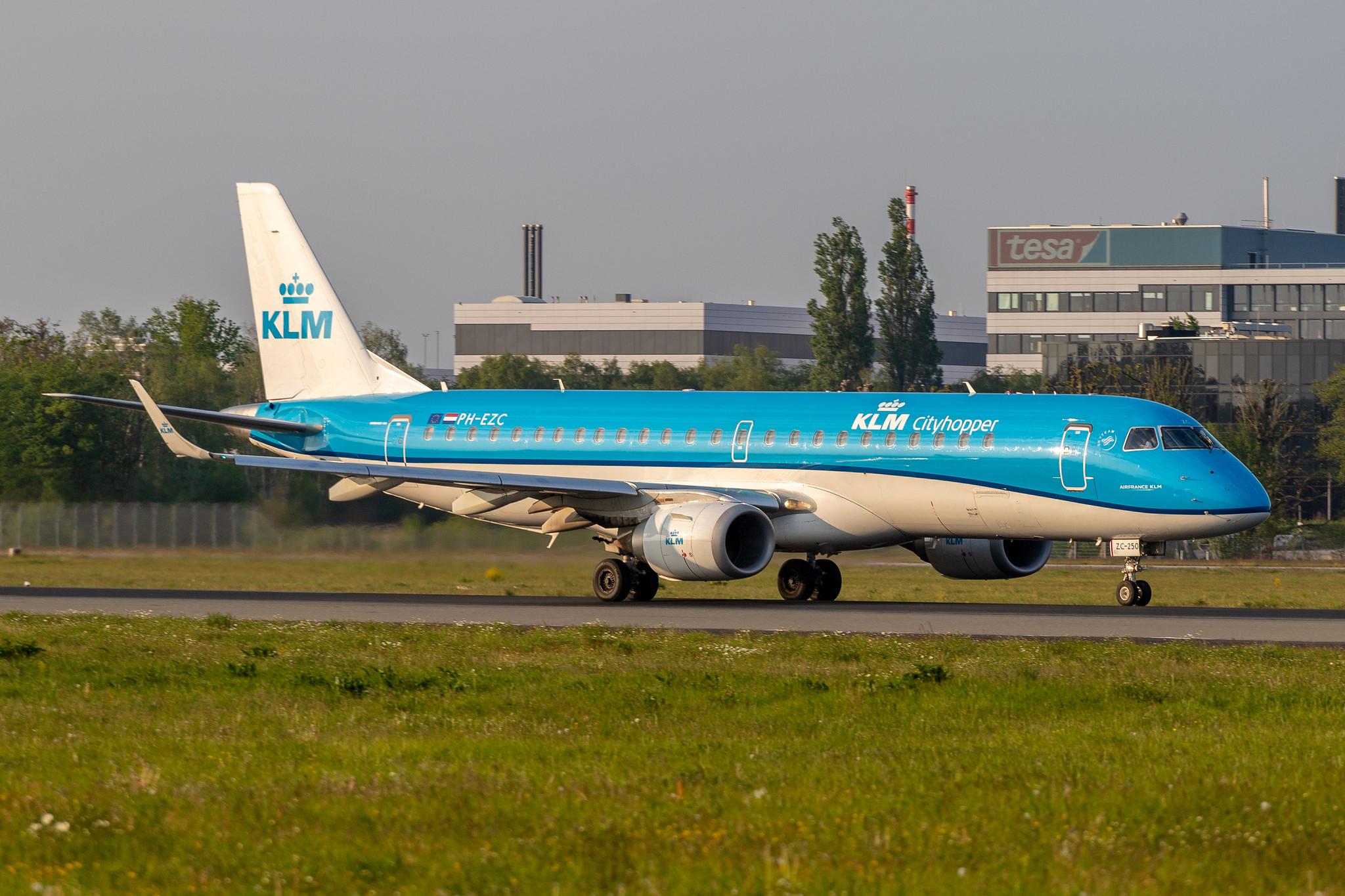 Hamburg Airport: KLM (KL / KLM) | Operator: KLM Cityhopper |  Embraer E190STD E190 | PH-EZC | MSN 19000250