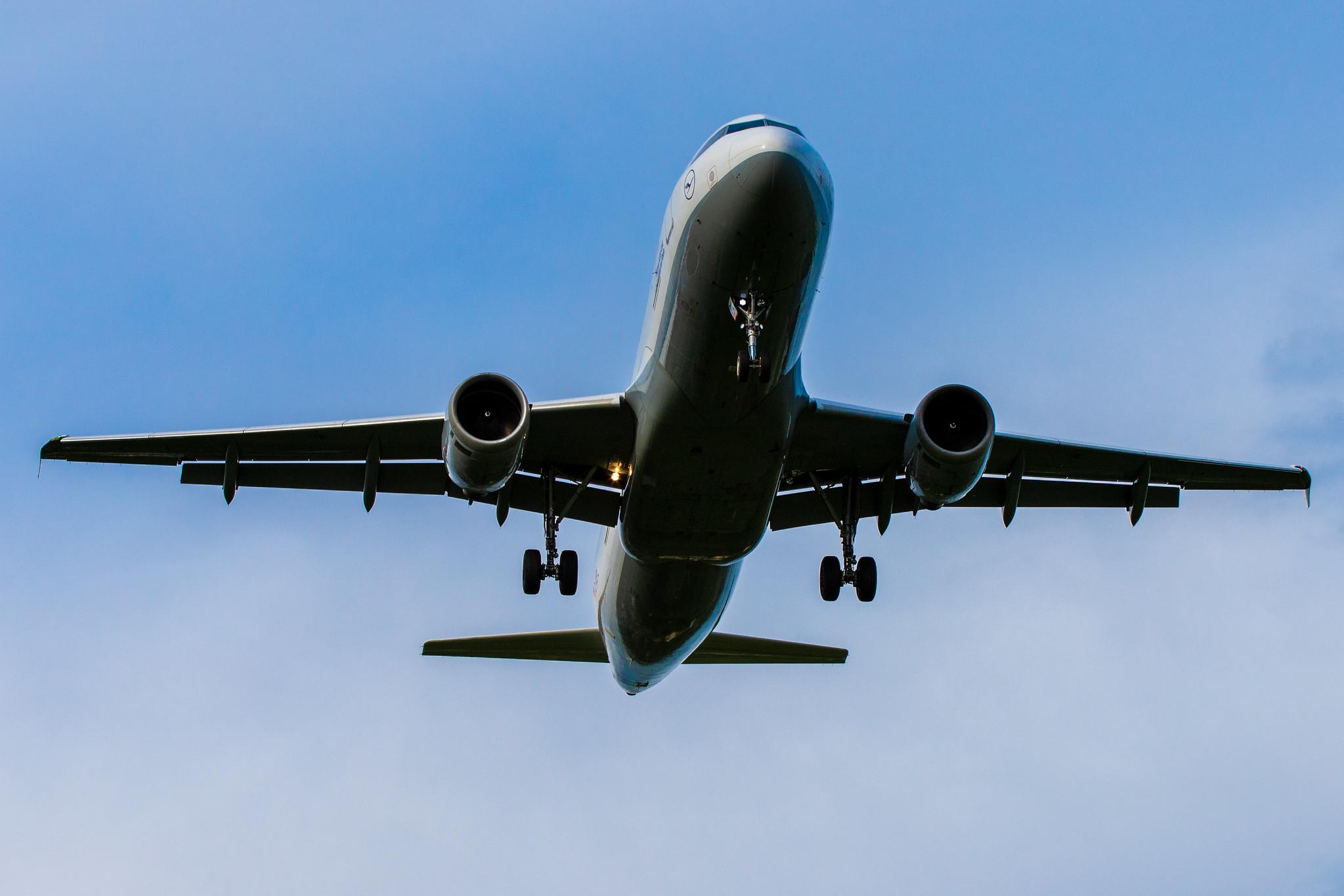 Hamburg Airport: Lufthansa (LH / DLH) |  Airbus A320-211 A320 | D-AIPL | MSN 0094