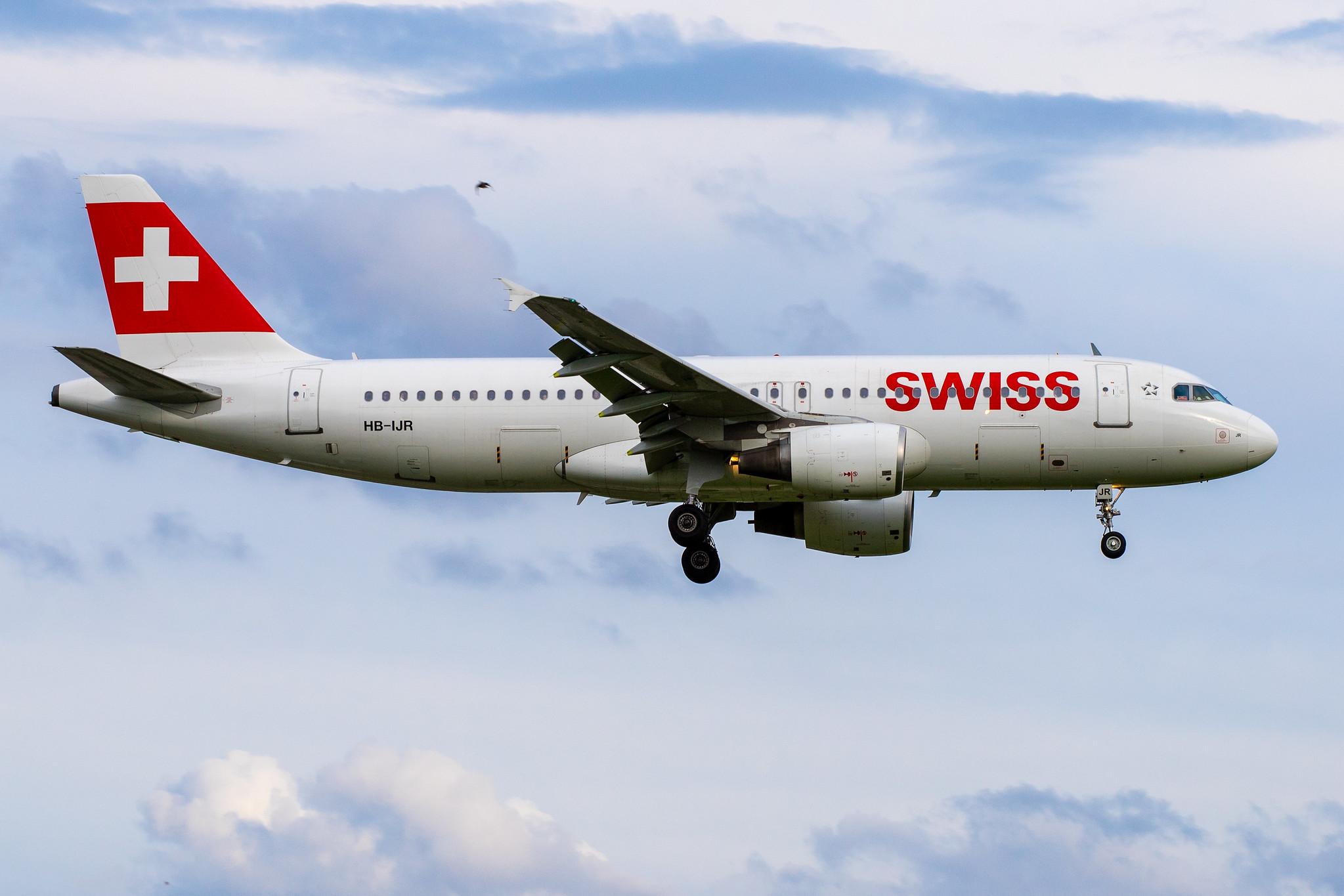 Hamburg Airport: Swiss (LX / SWR) |  Airbus A320-214 A320 | HB-IJR | MSN 0703