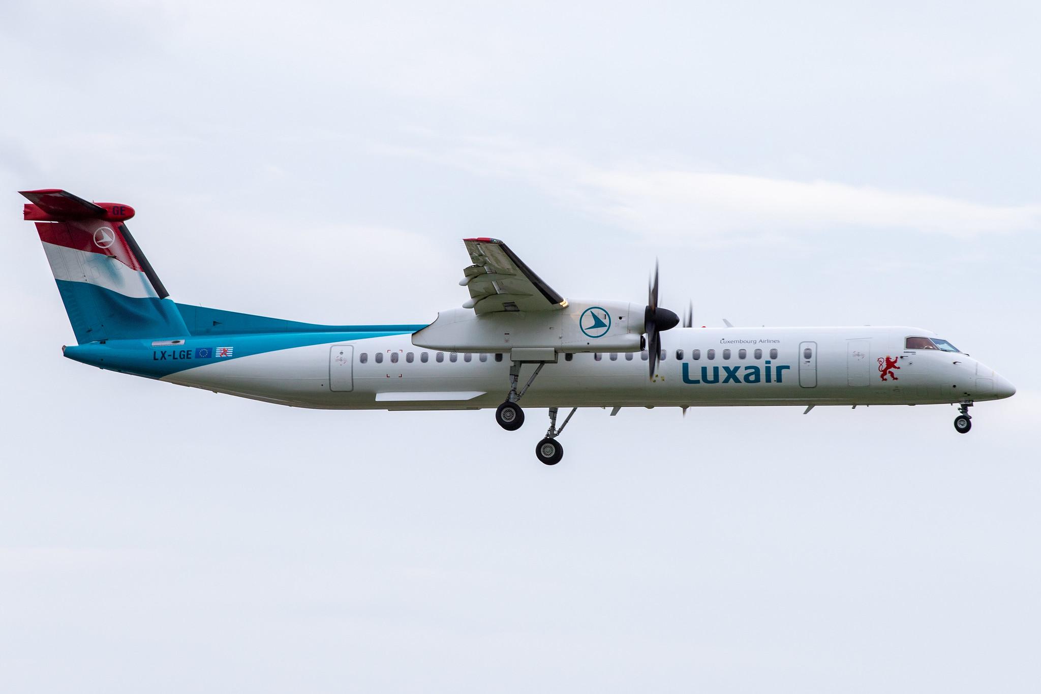 Hamburg Airport: Luxair (LG / LGL) | De Havilland Canada Dash 8-400 DH8D | LX-LGE | MSN 4284