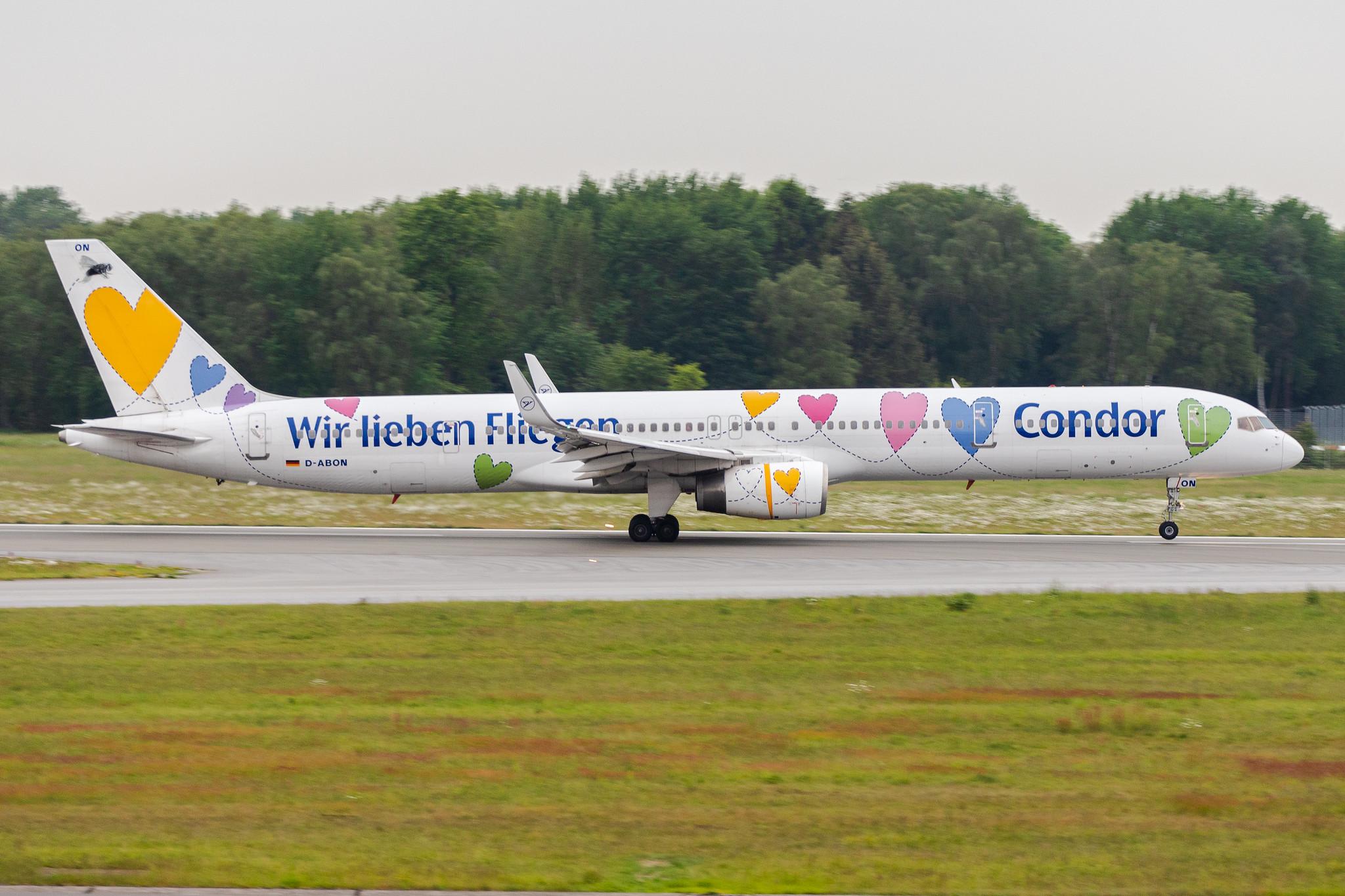 Hamburg Airport: Condor (DE / CFG) |  Livery: Wir Lieben Fliegen Livery |  Boeing 757-330 B753 | D-ABON | MSN 29023