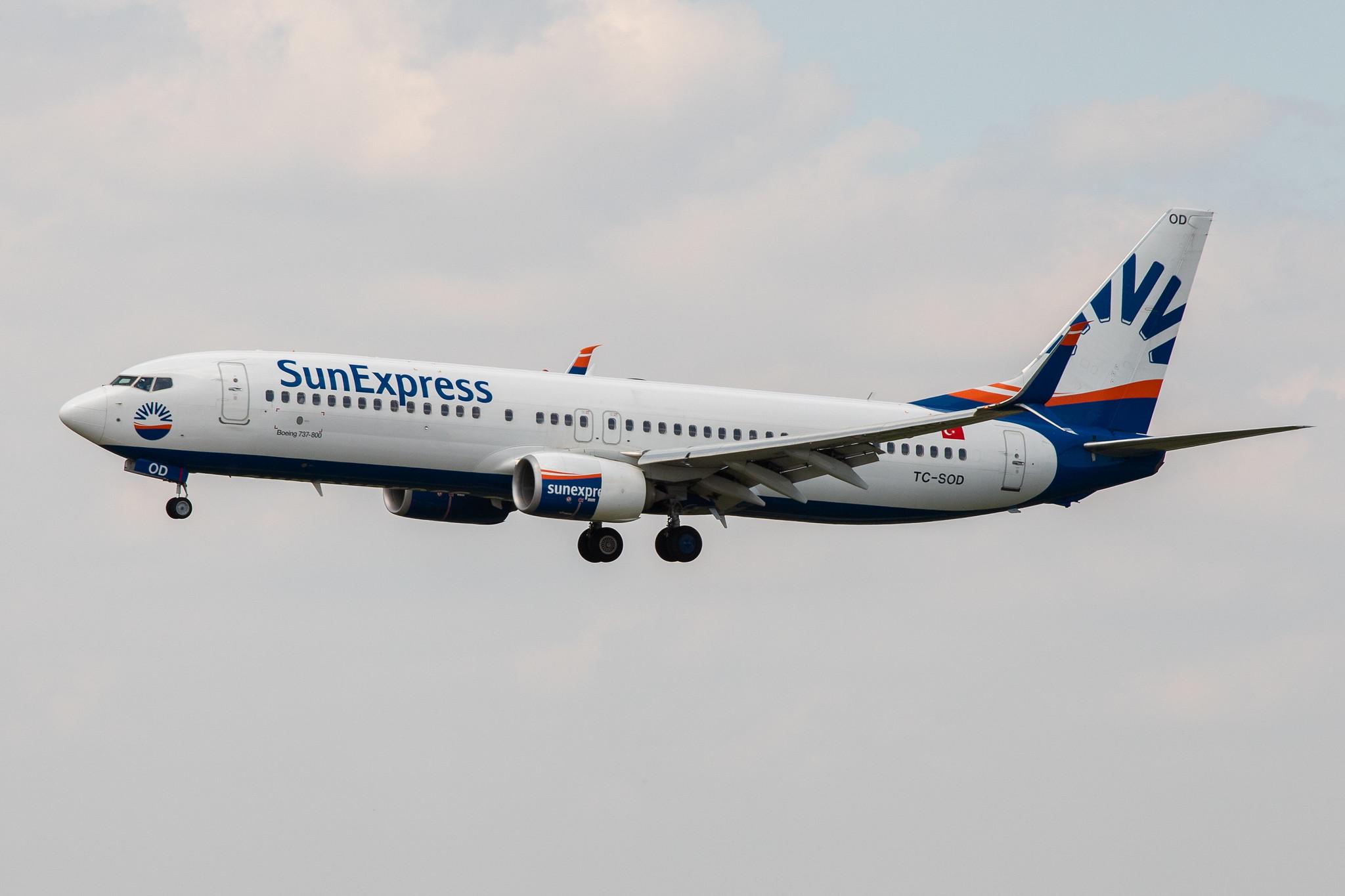 Hamburg Airport: SunExpress (XQ / SXS) |  Boeing 737-8HC B738 | TC-SOD | MSN 61176