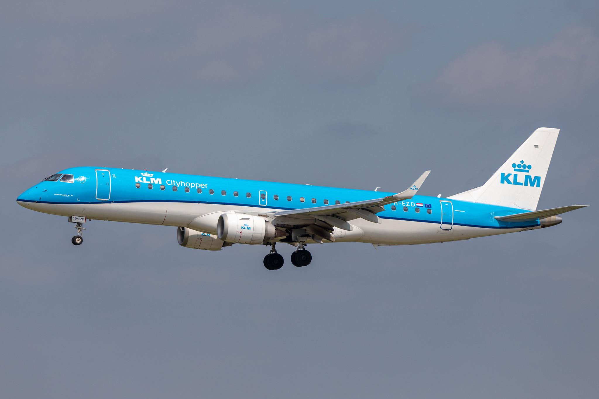 Hamburg Airport: KLM (KL / KLM) | Operator: KLM Cityhopper |  Embraer E190STD E190 | PH-EZD | MSN 19000279