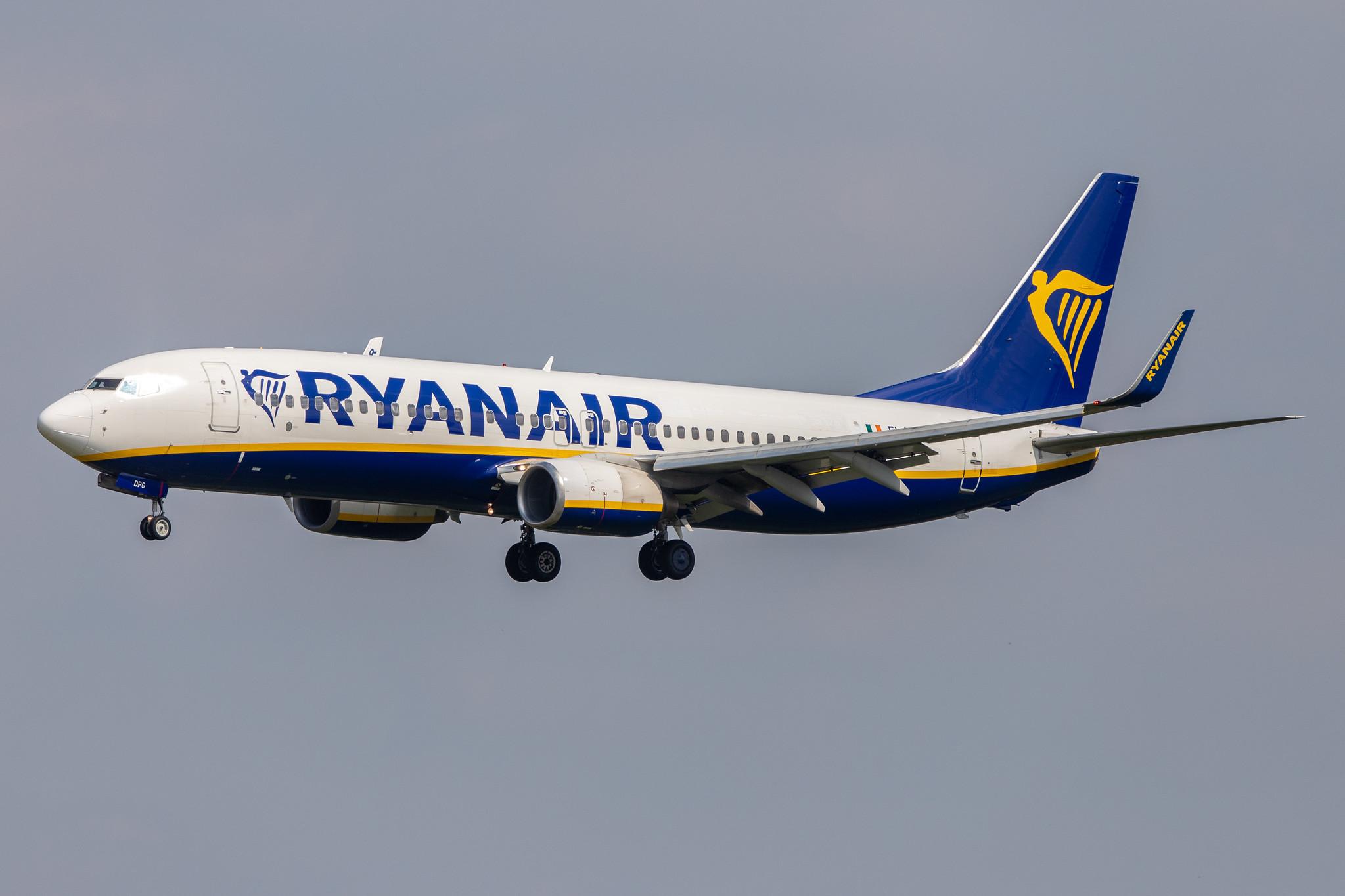 Hamburg Airport: Ryanair (FR / RYR) |  Boeing 737-8AS B738 | EI-DPG | MSN 33607