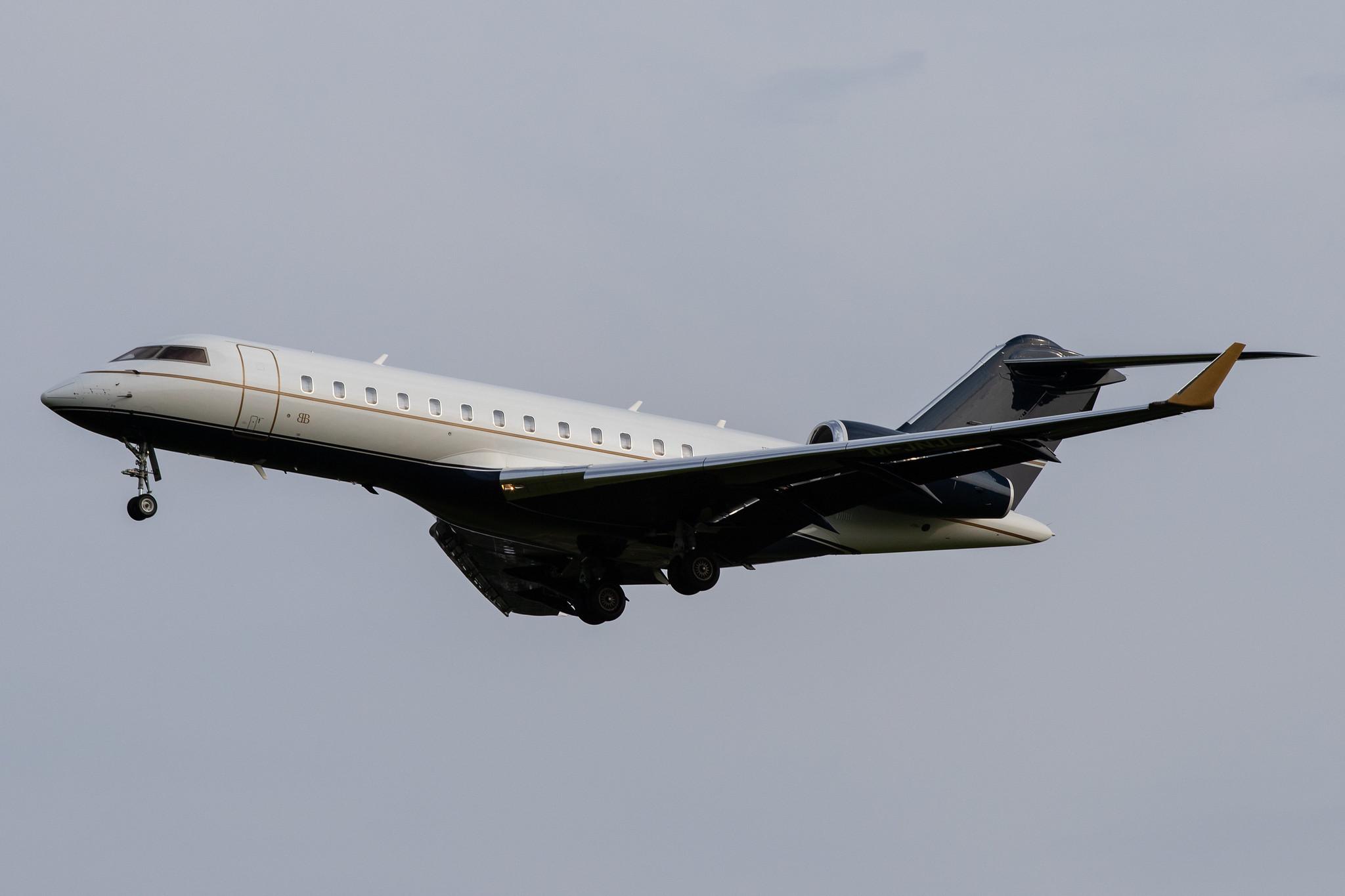 Hamburg Airport: Private owner |  Bombardier Global Express GLEX | M-JNJL | MSN 9046