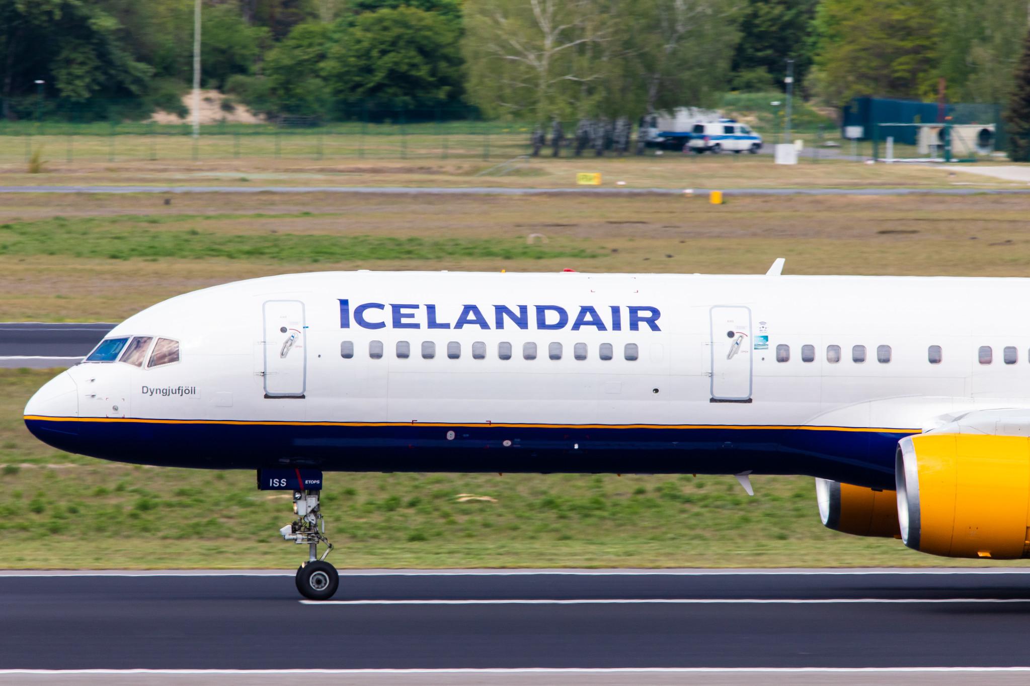 Icelandair (FI / ICE) |  Boeing 757-223 B752 | TF-ISS | MSN 27447