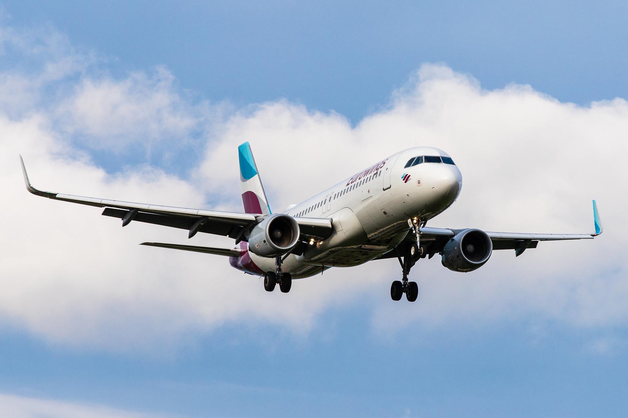 Hamburg Airport: Eurowings (EW / EWG) |  Airbus A320-214 A320 | D-AIZS | MSN 5557