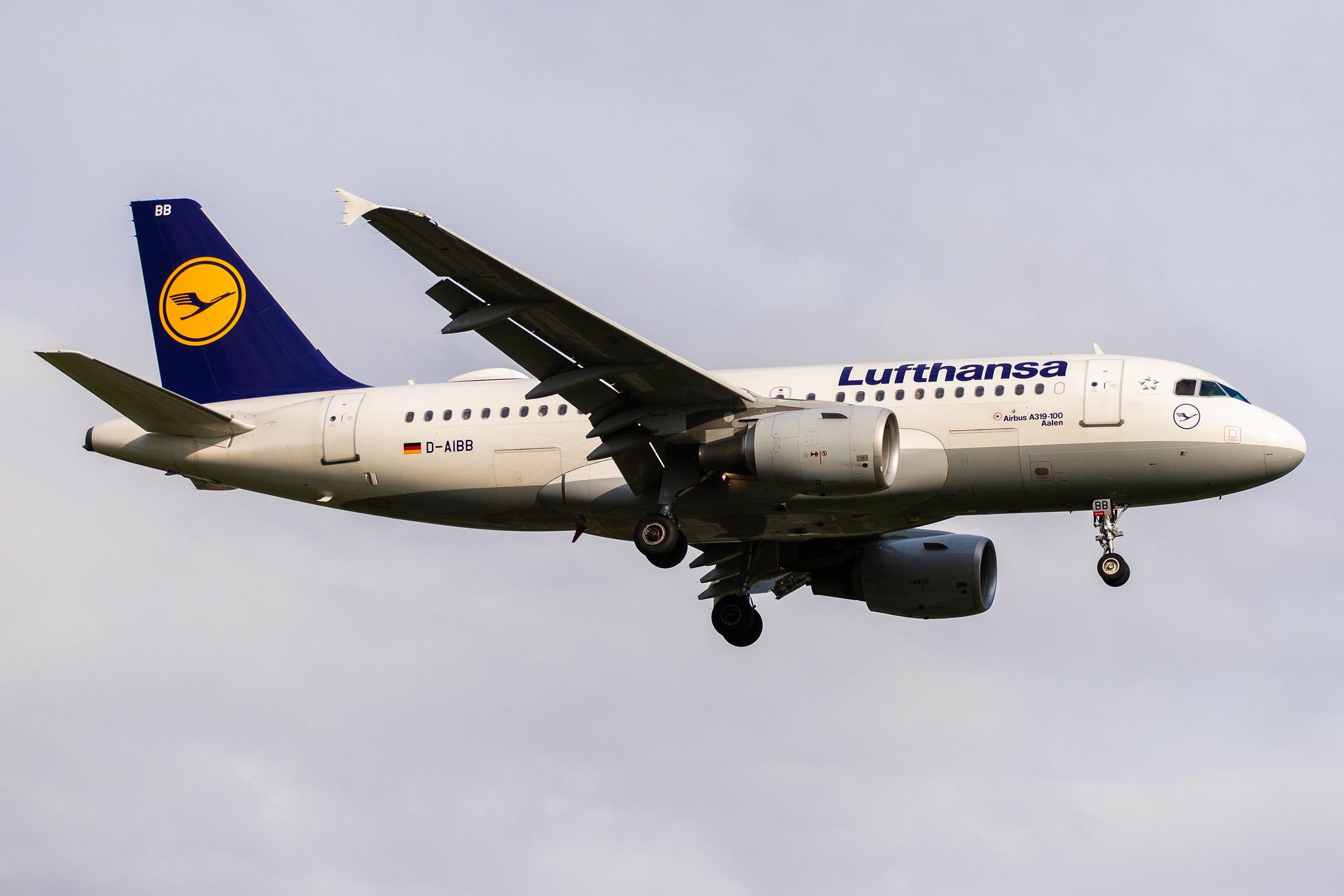 Hamburg Airport: Lufthansa (LH / DLH) |  Airbus A319-112 A319 | D-AIBB | MSN 4182