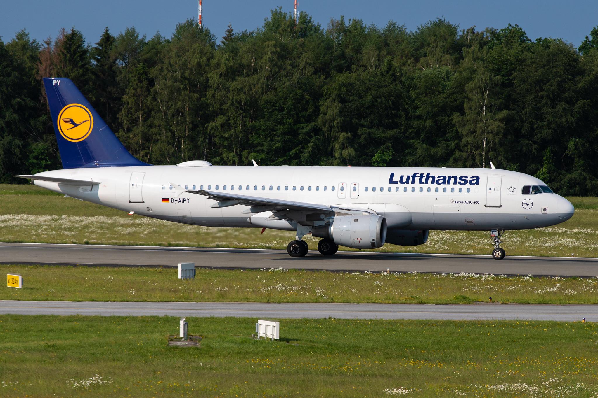 Hamburg Airport: Lufthansa (LH / DLH) |  Airbus A320-211 A320 | D-AIPY | MSN 0161