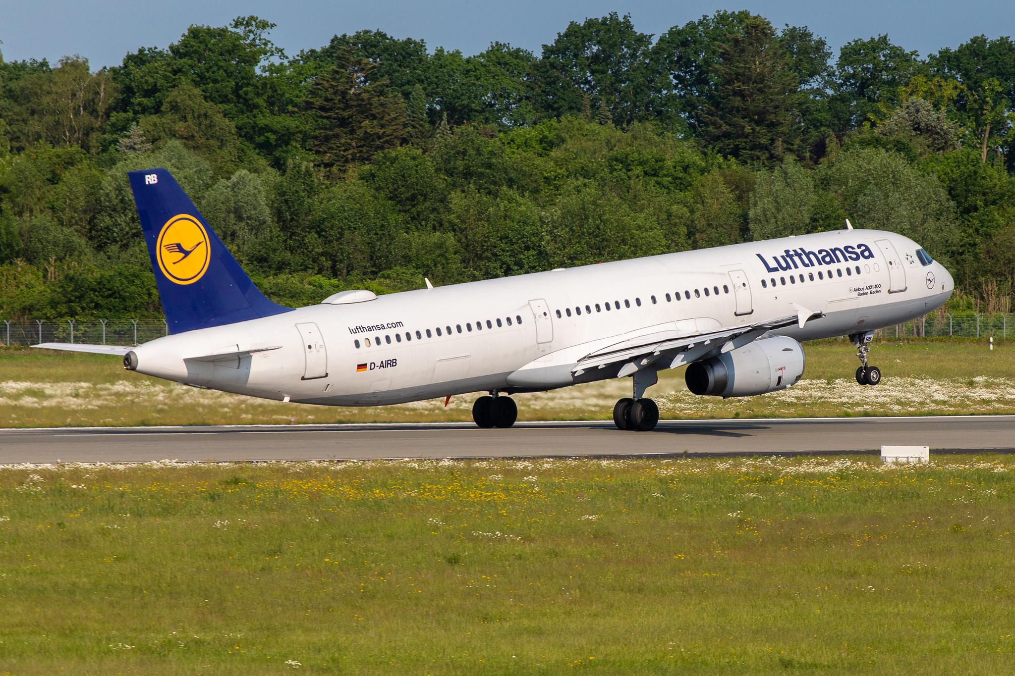Hamburg Airport: Lufthansa (LH / DLH) |  Airbus A321-131 A321 | D-AIRB | MSN 0468