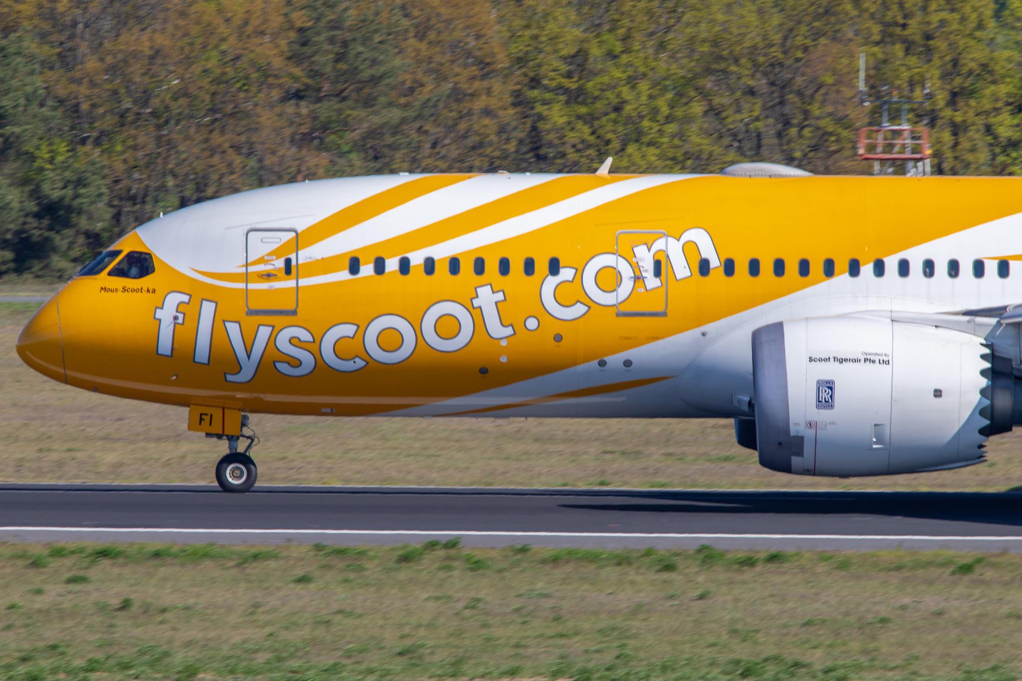 Flughafen Berlin Tegel (TXL): Scoot (TR / TGW) |  Boeing 787-8 Dreamliner B788 | 9V-OFI | MSN 37125