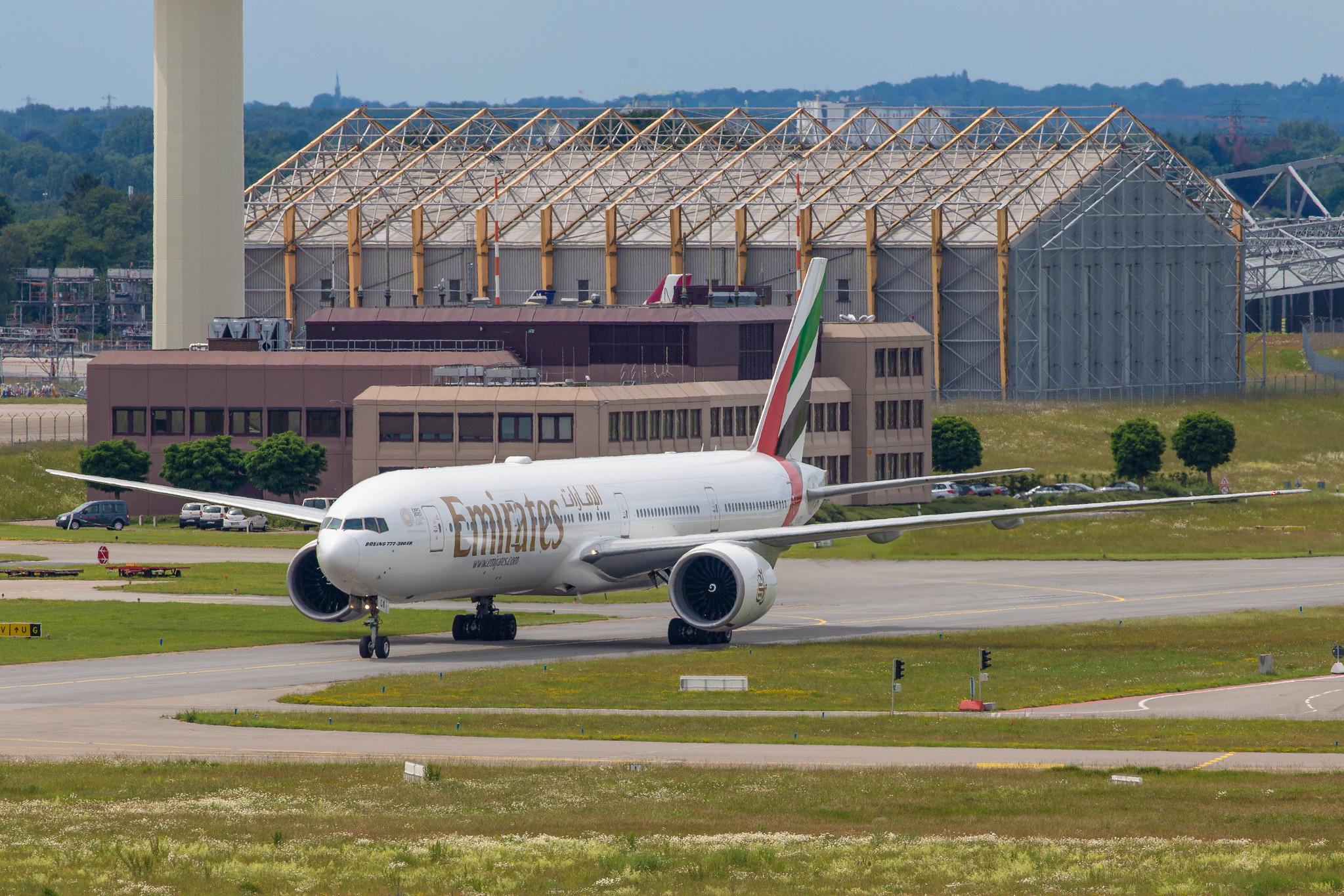 Hamburg Airport: Emirates (EK / UAE) |  Boeing 777-31H(ER) B77W | A6-ECK | MSN 35584