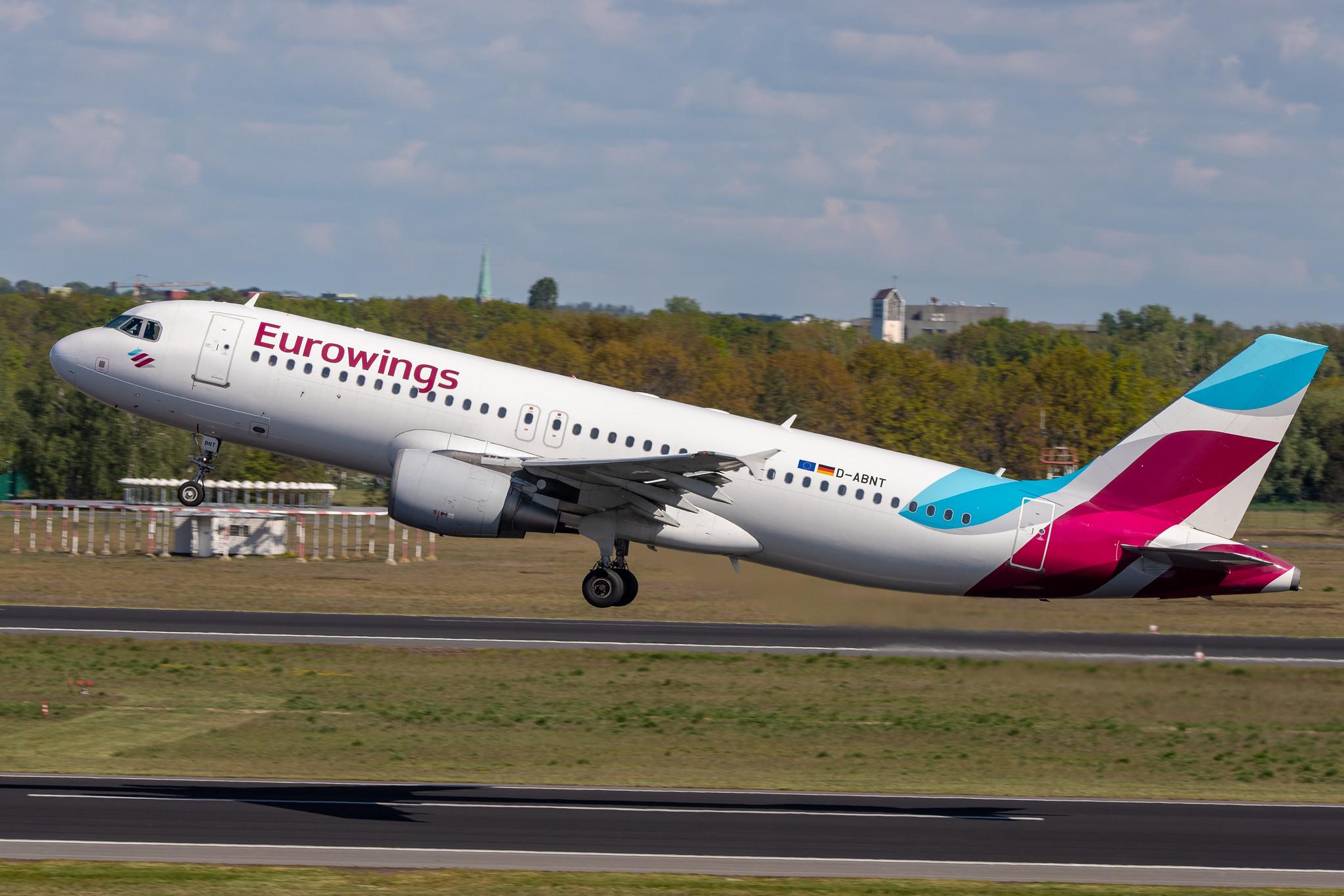 Flughafen Berlin Tegel (TXL): Eurowings Airbus A320-214 A320 operated by Germanwings D-ABNT MSN 2562