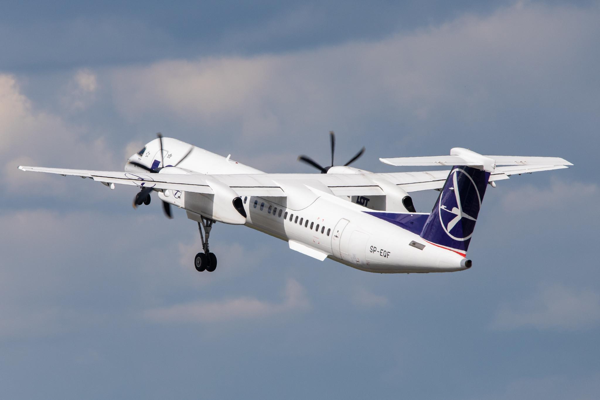 Flughafen Berlin Tegel (TXL): LOT De Havilland Canada Dash 8 Q400 DH8D SP-EQF MSN 4422