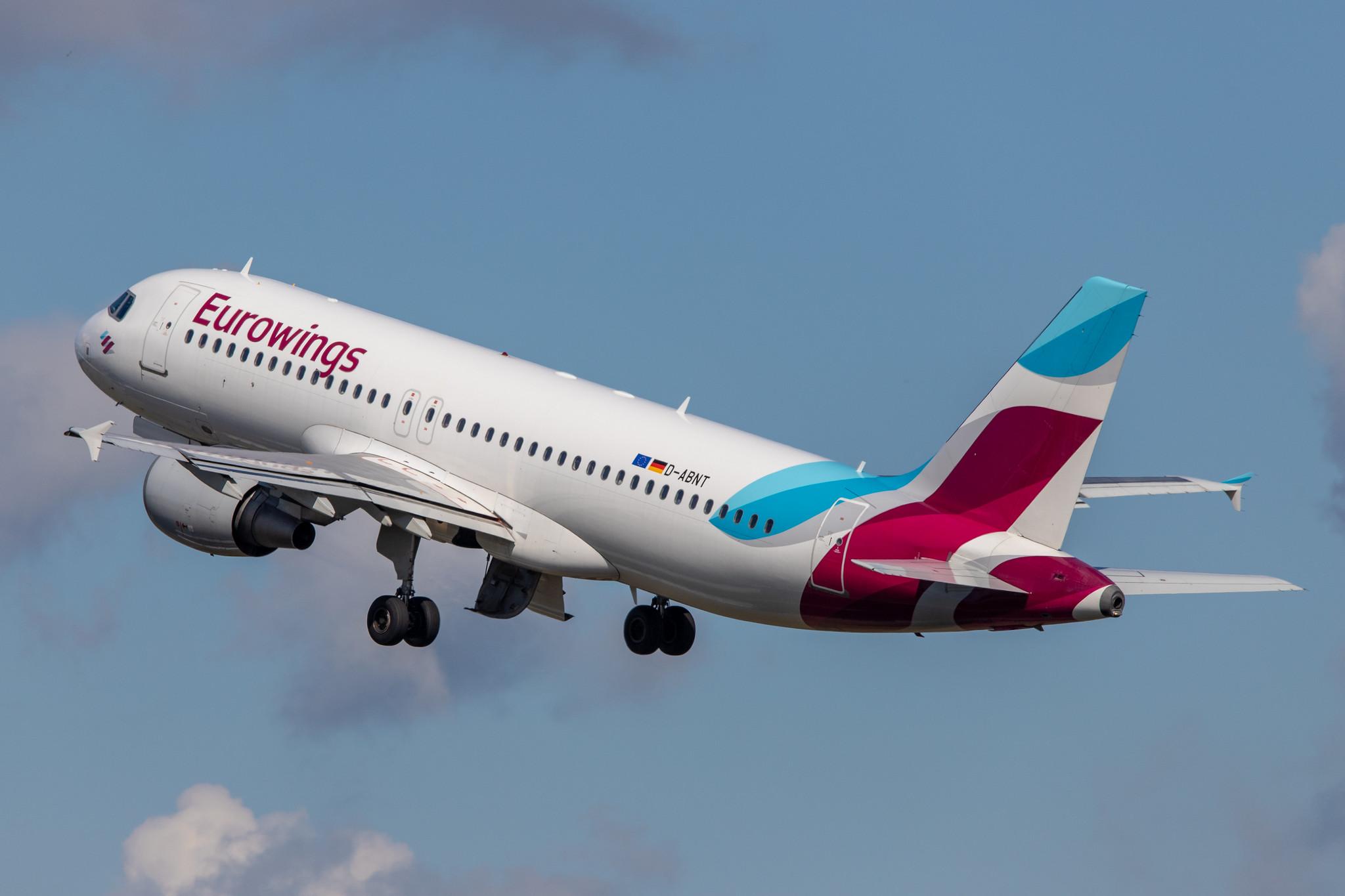 Flughafen Berlin Tegel (TXL): Eurowings Airbus A320-214 A320 operated by Germanwings D-ABNT MSN 2562
