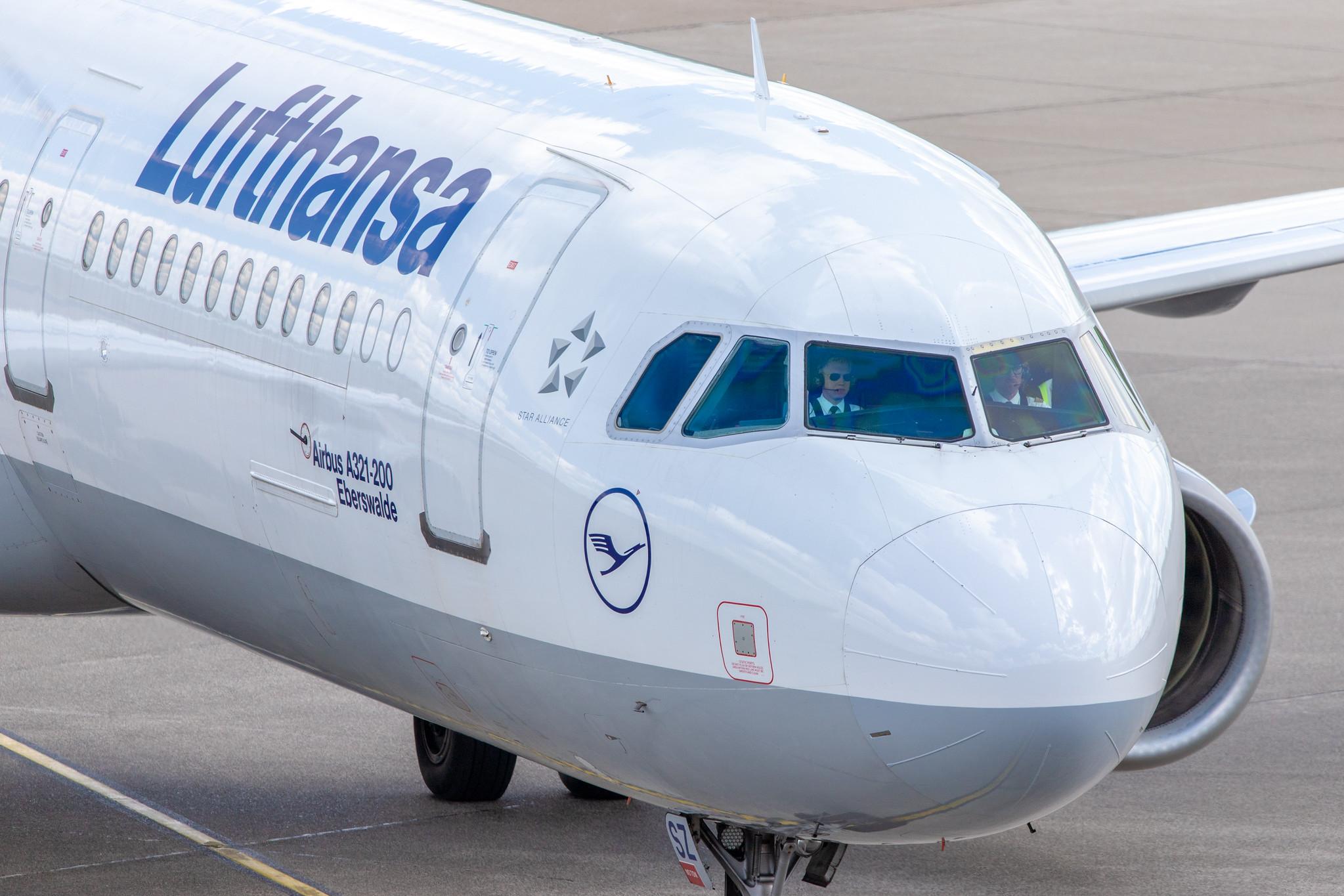 Flughafen Berlin Tegel (TXL): Lufthansa Airbus A321-131 A321 D-AISZ MSN 4085