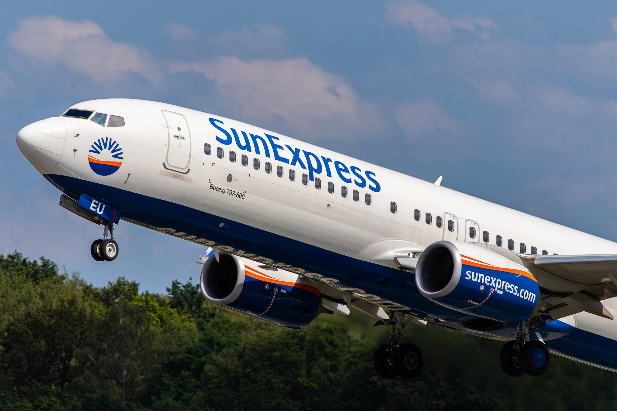 Hamburg Airport: SunExpress (XQ / SXS) |  Boeing 737-8HC B738 | TC-SEU | MSN 61181