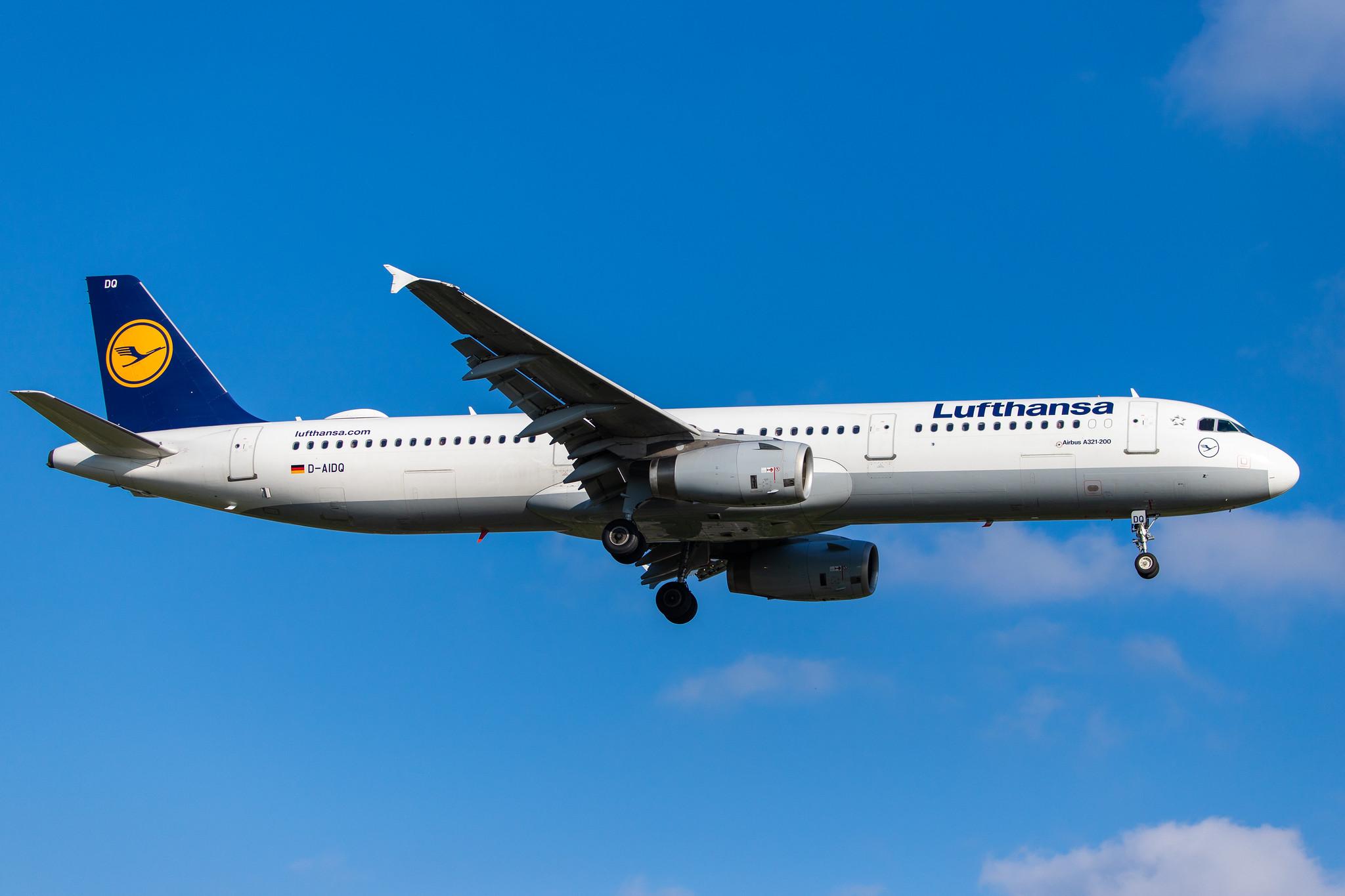 Hamburg Airport (HAM/EDDH): Lufthansa (LH / DLH) |  Airbus A321-231 A321 | D-AIDQ | MSN 5028