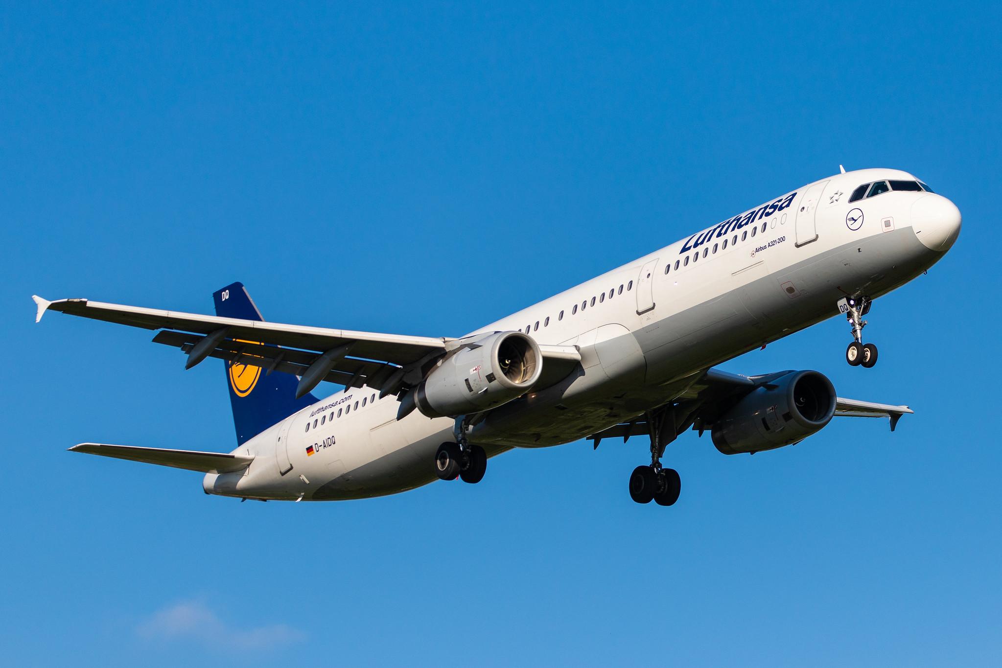 Hamburg Airport (HAM/EDDH): Lufthansa (LH / DLH) |  Airbus A321-231 A321 | D-AIDQ | MSN 5028