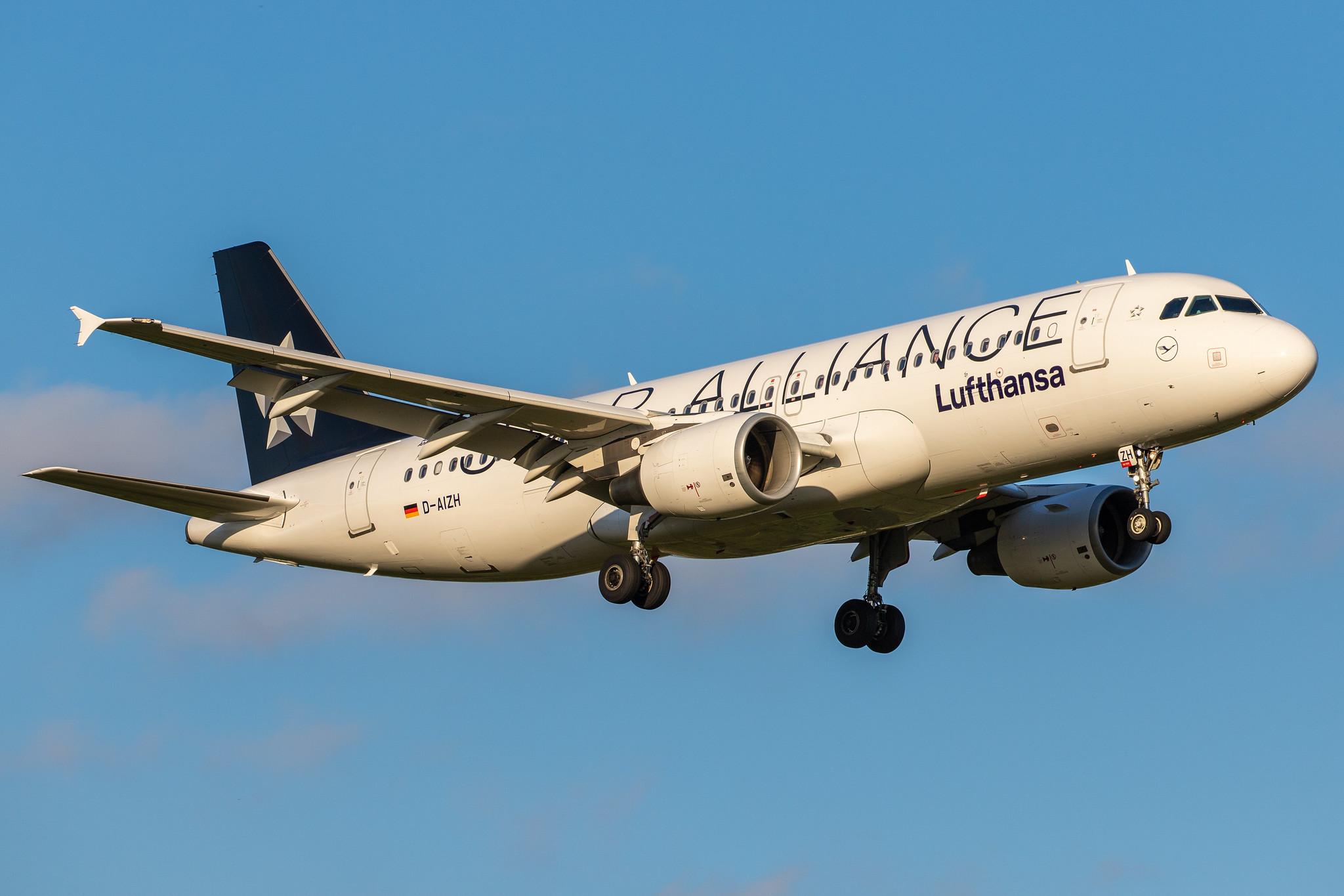 Hamburg Airport: Lufthansa (LH / DLH) |  Livery: Star Alliance Livery |  Airbus A320-214 A320 | D-AIZH | MSN 4363