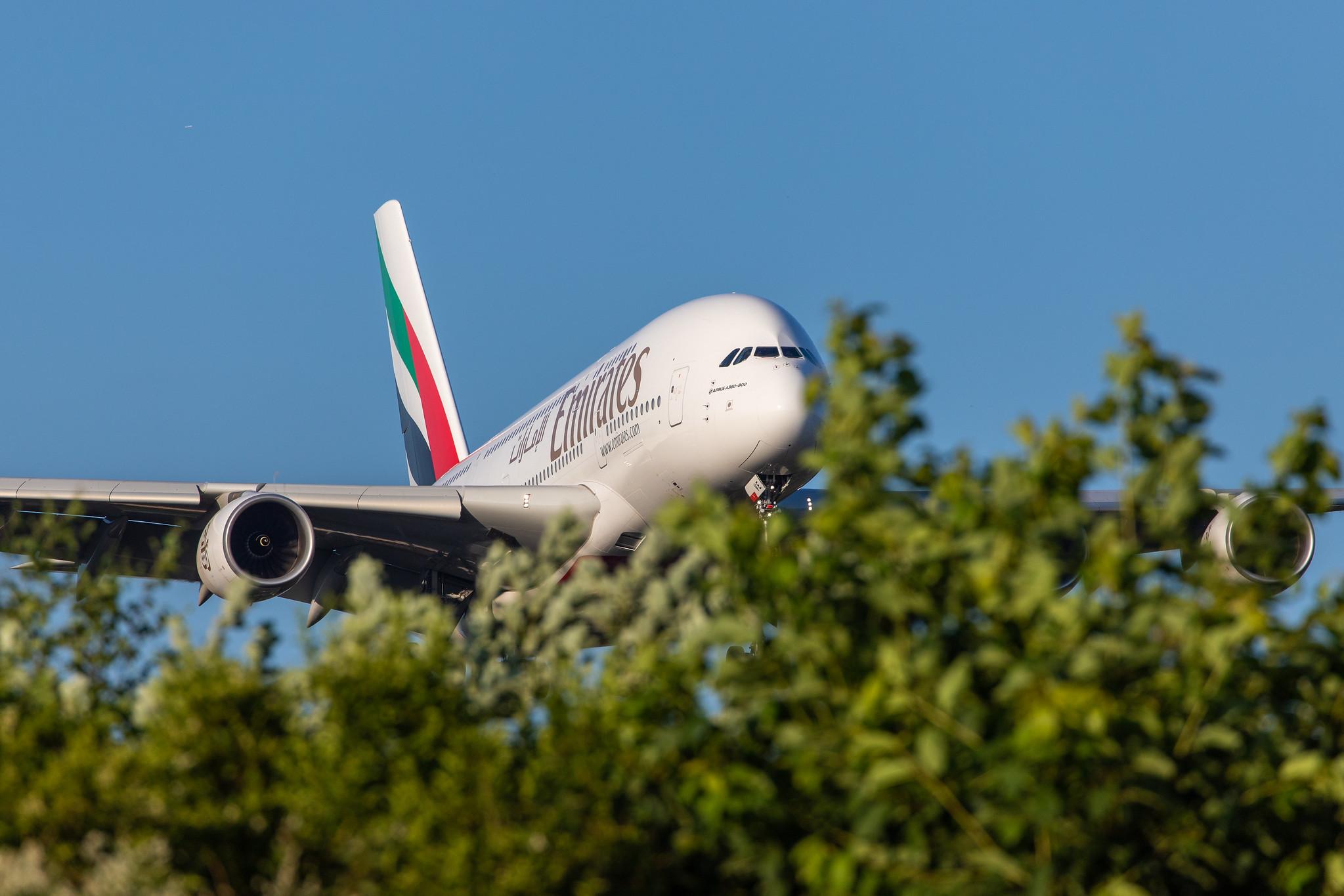 Hamburg Airport (HAM/EDDH): Emirates (EK / UAE) |  Airbus A380-842 A388 | A6-EVE | MSN 250