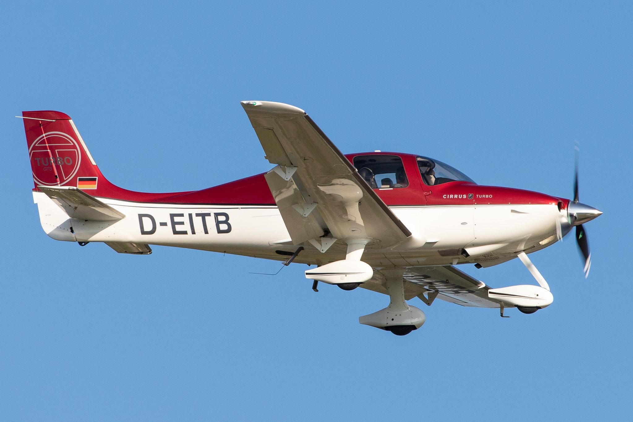 Hamburg Airport: Private owner |  Cirrus SR22 GTS Turbo SR22 | D-EITB | MSN 3528